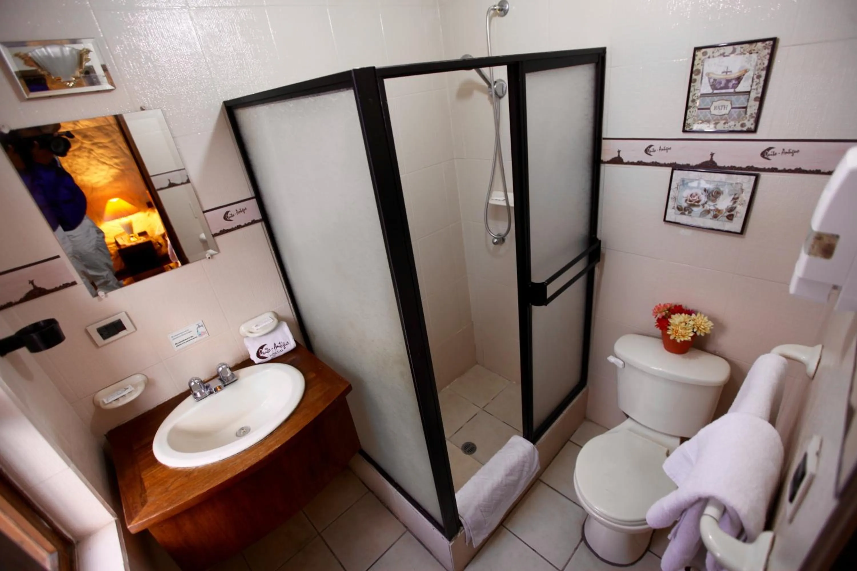 Bathroom in HOTEL Quito Antiguo