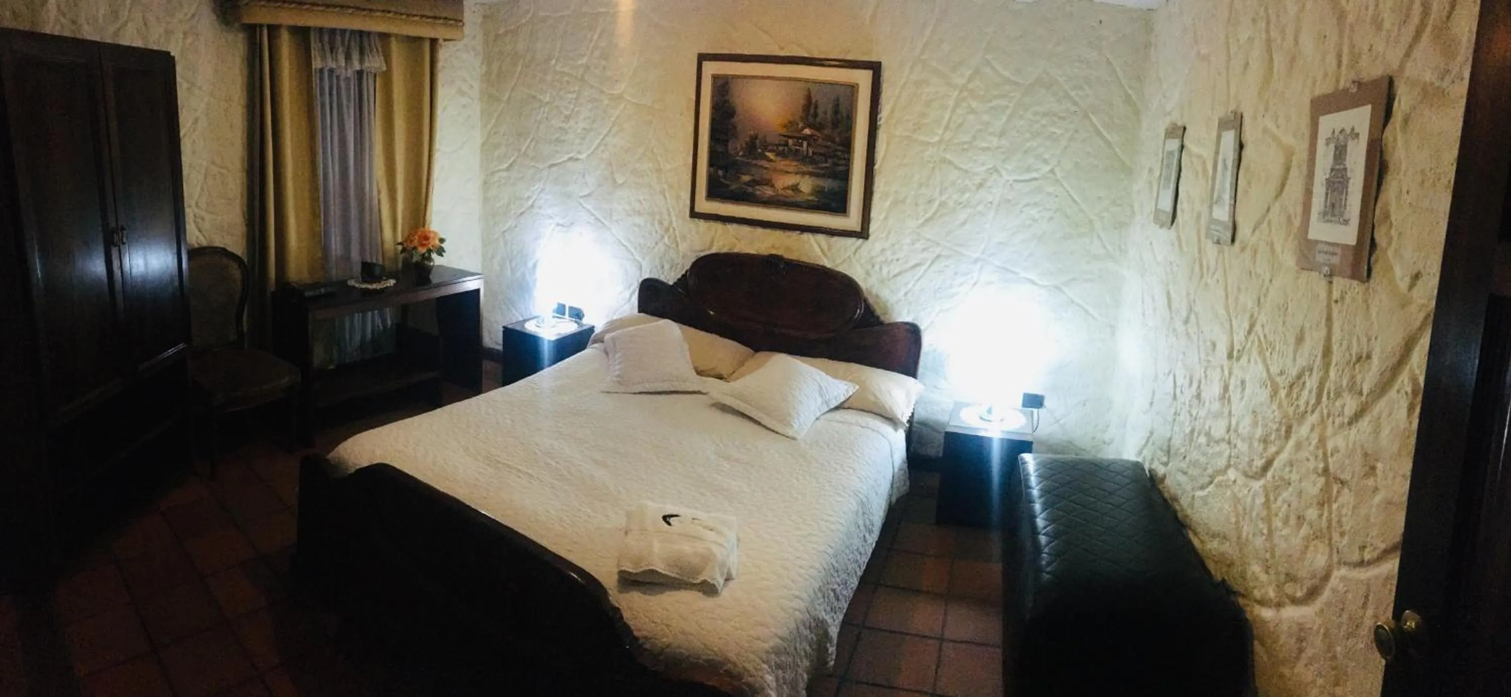 Bed in HOTEL Quito Antiguo