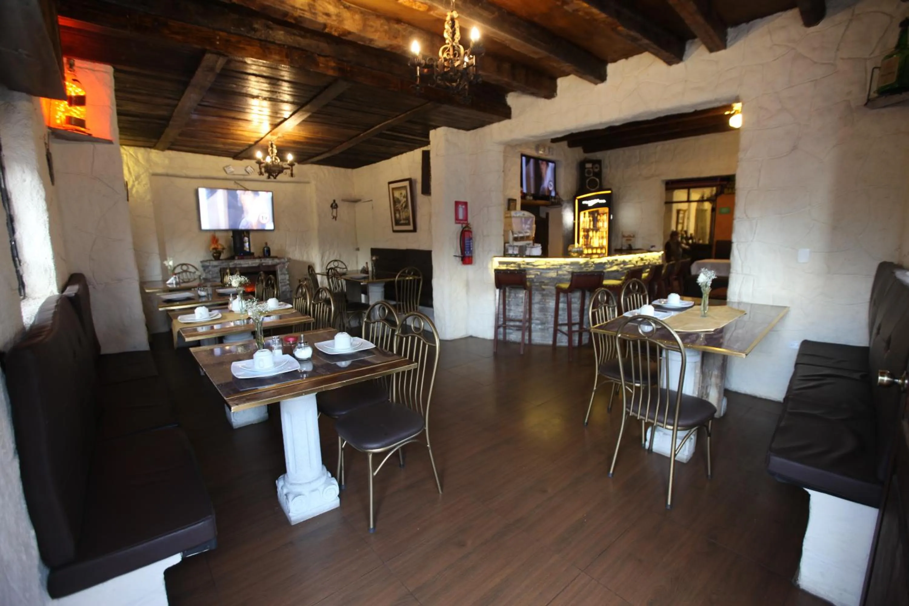 Restaurant/places to eat in HOTEL Quito Antiguo