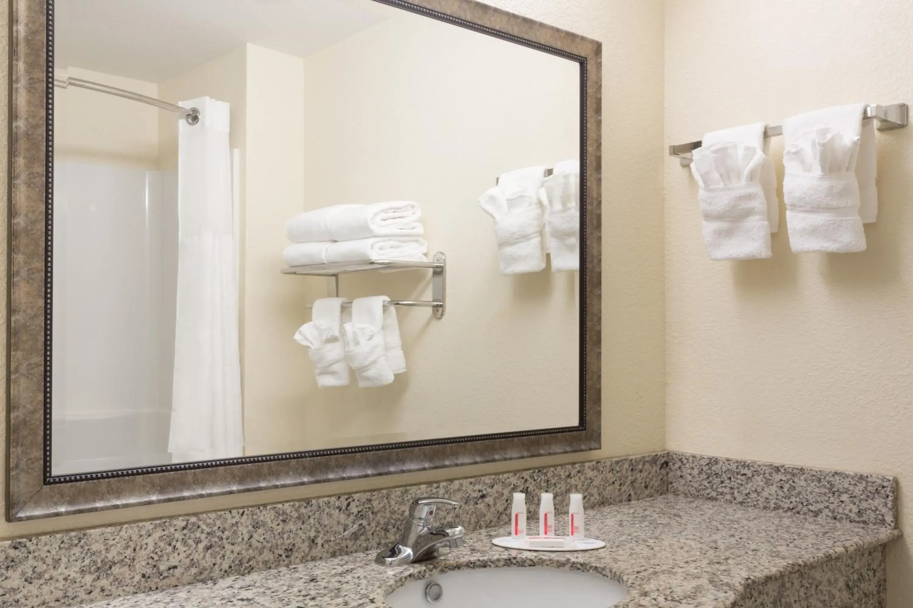 King Room- Non-Smoking in Ramada by Wyndham Panama City King Room- Non-Smoking in Ramada by Wyndham Panama City