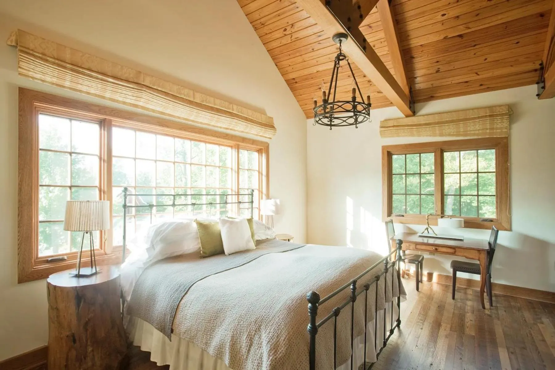 Bed in The Lodge at Primland, Auberge Collection