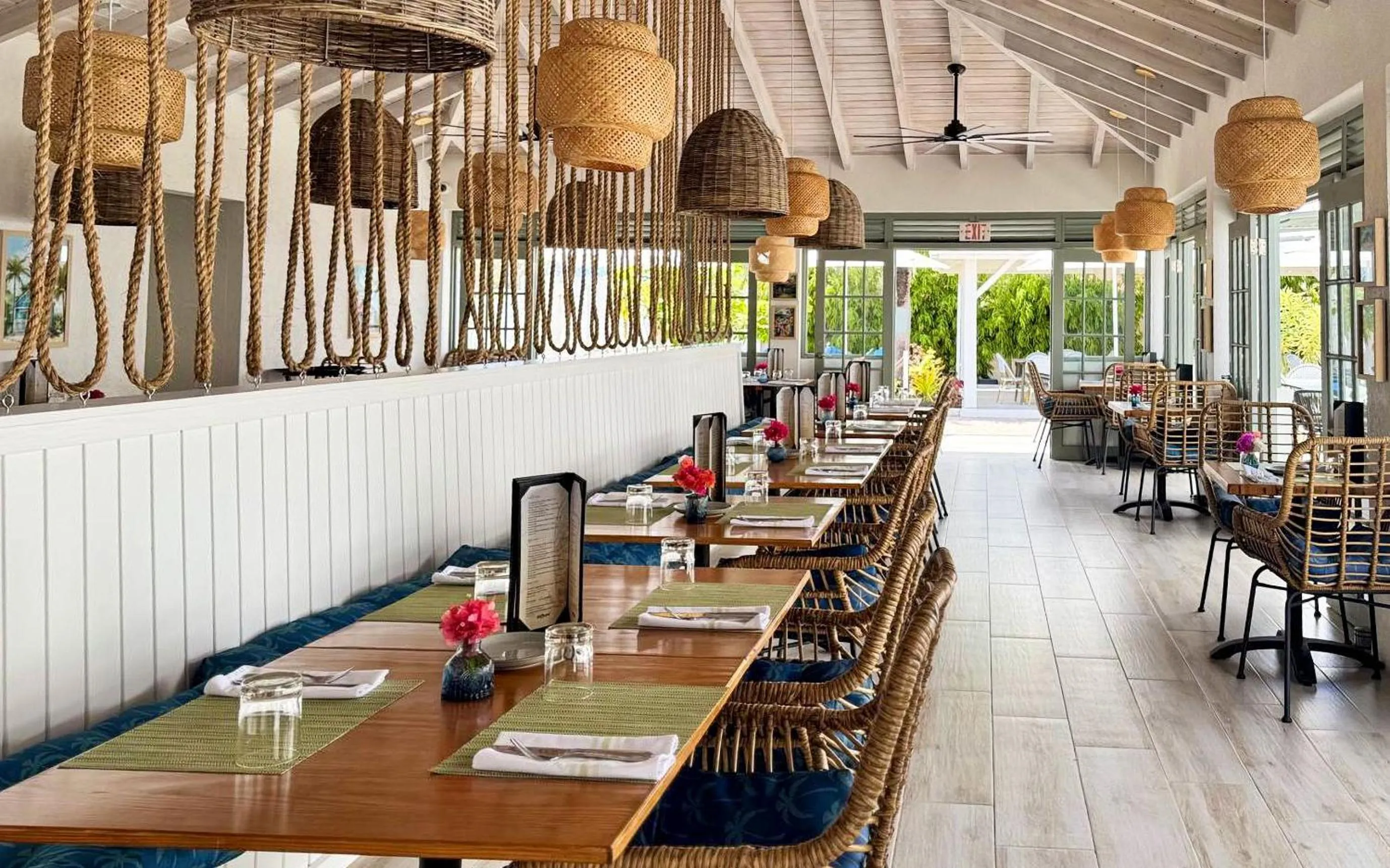 Restaurant/places to eat in South Point Hotel Inc