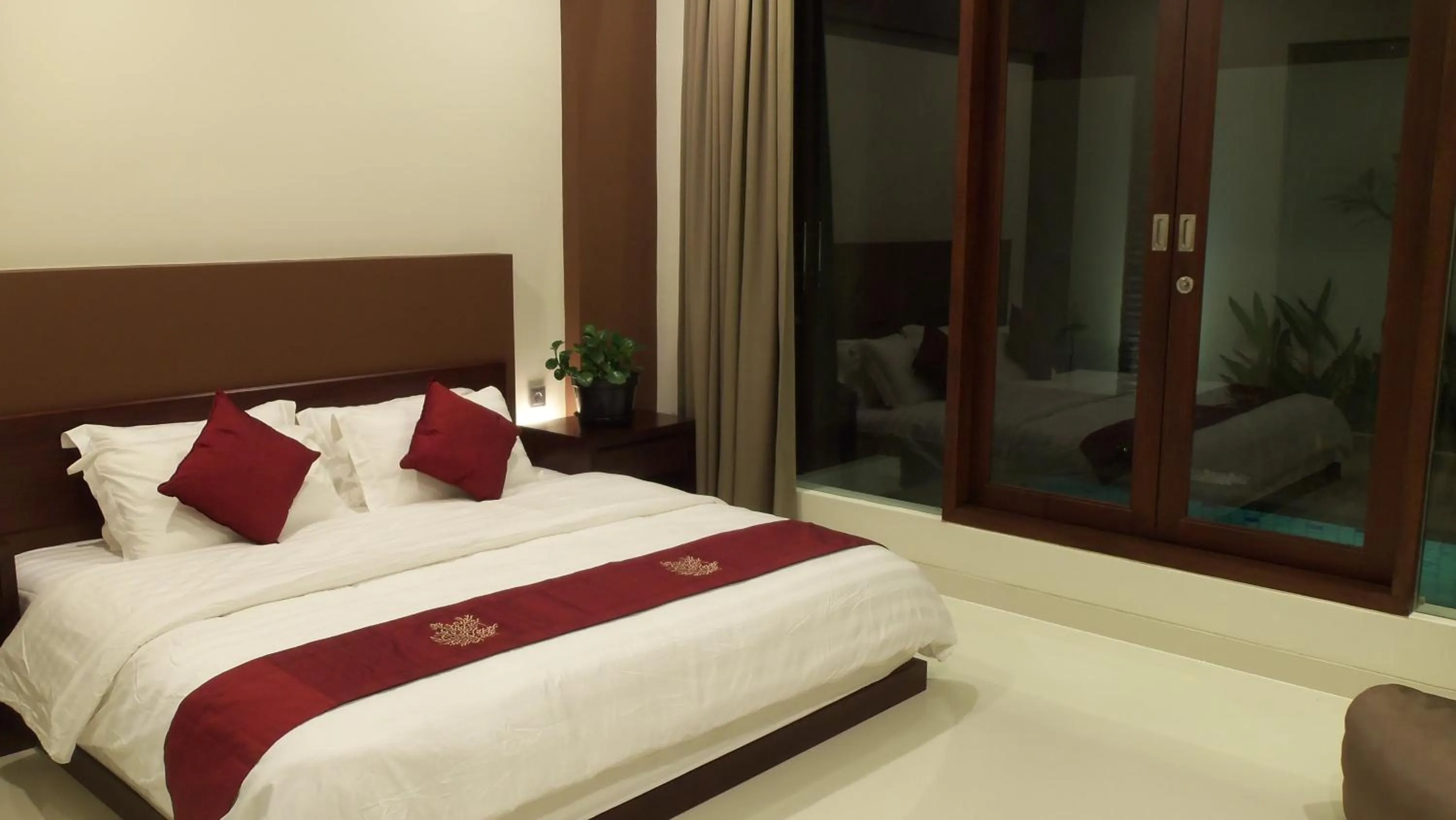 Bedroom, Bed in The Arnaya