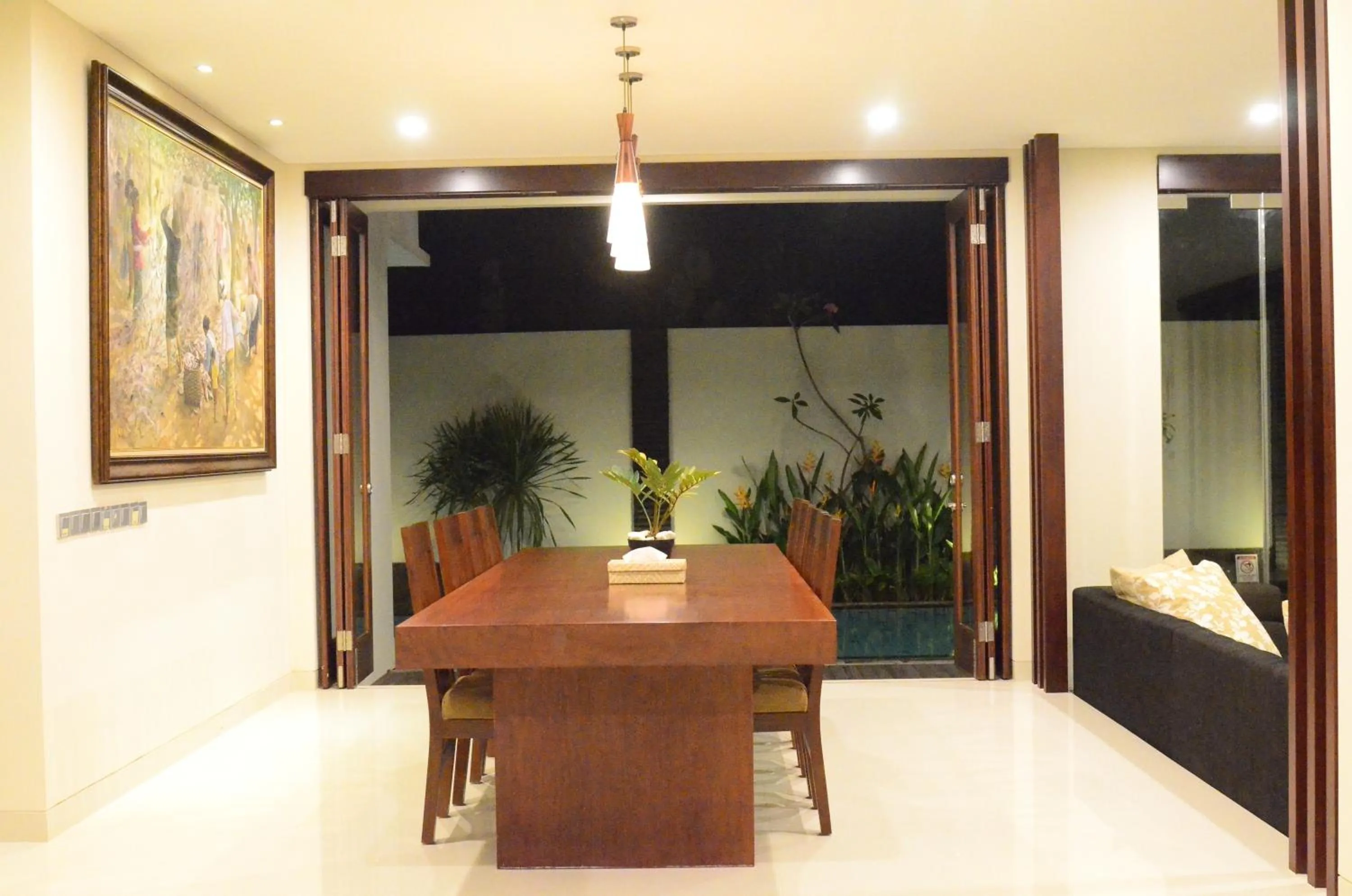 Dining area in The Arnaya