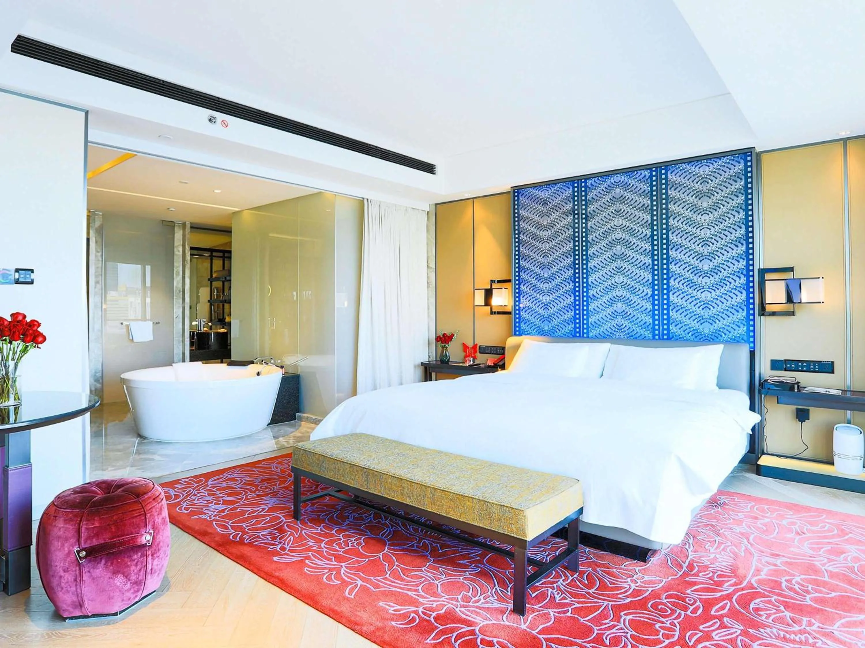 Bedroom, Bed in Sofitel Beijing Central