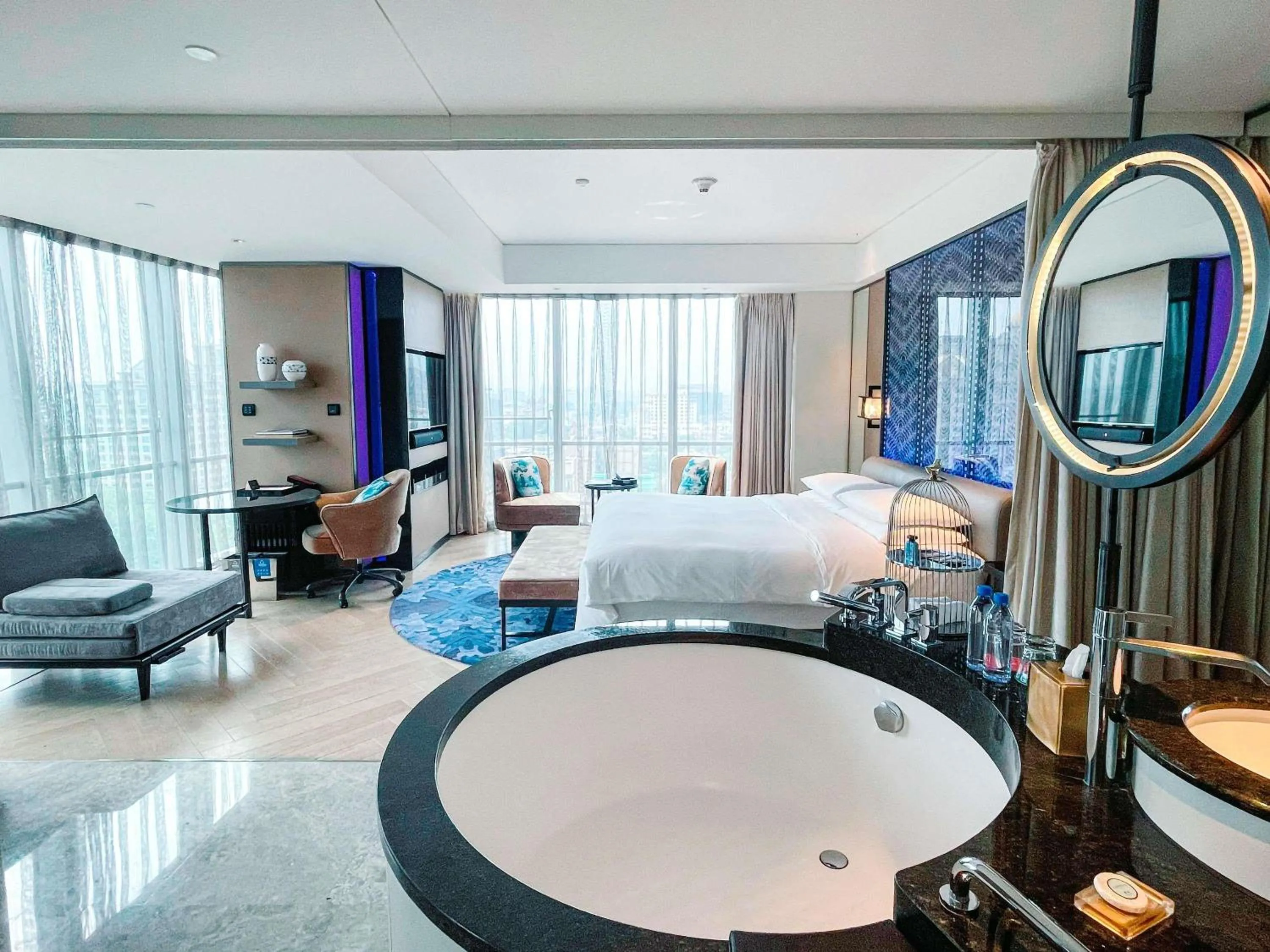 Bedroom, Bed in Sofitel Beijing Central