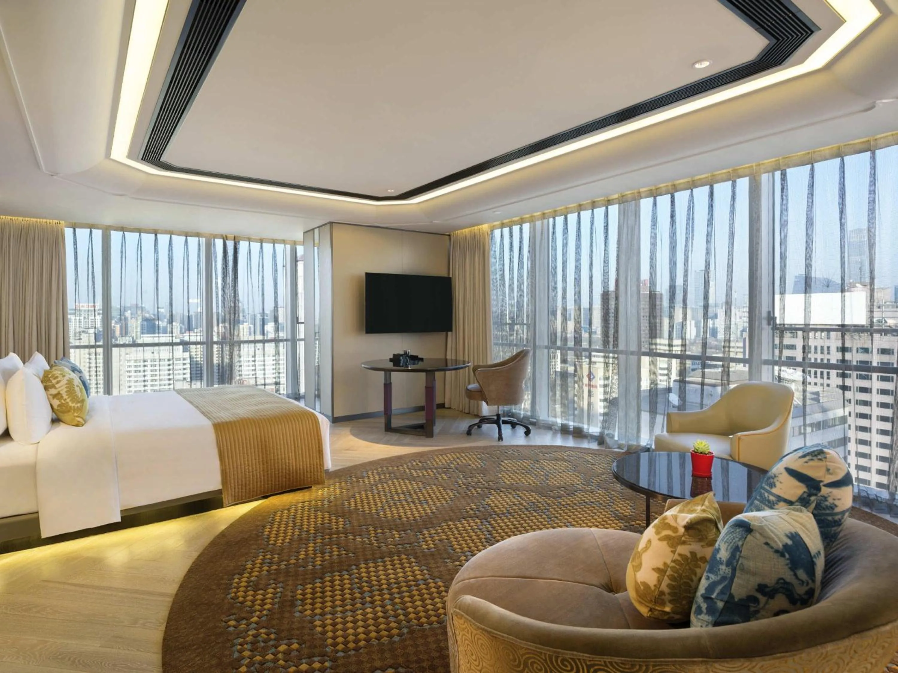 Photo of the whole room, Bed in Sofitel Beijing Central