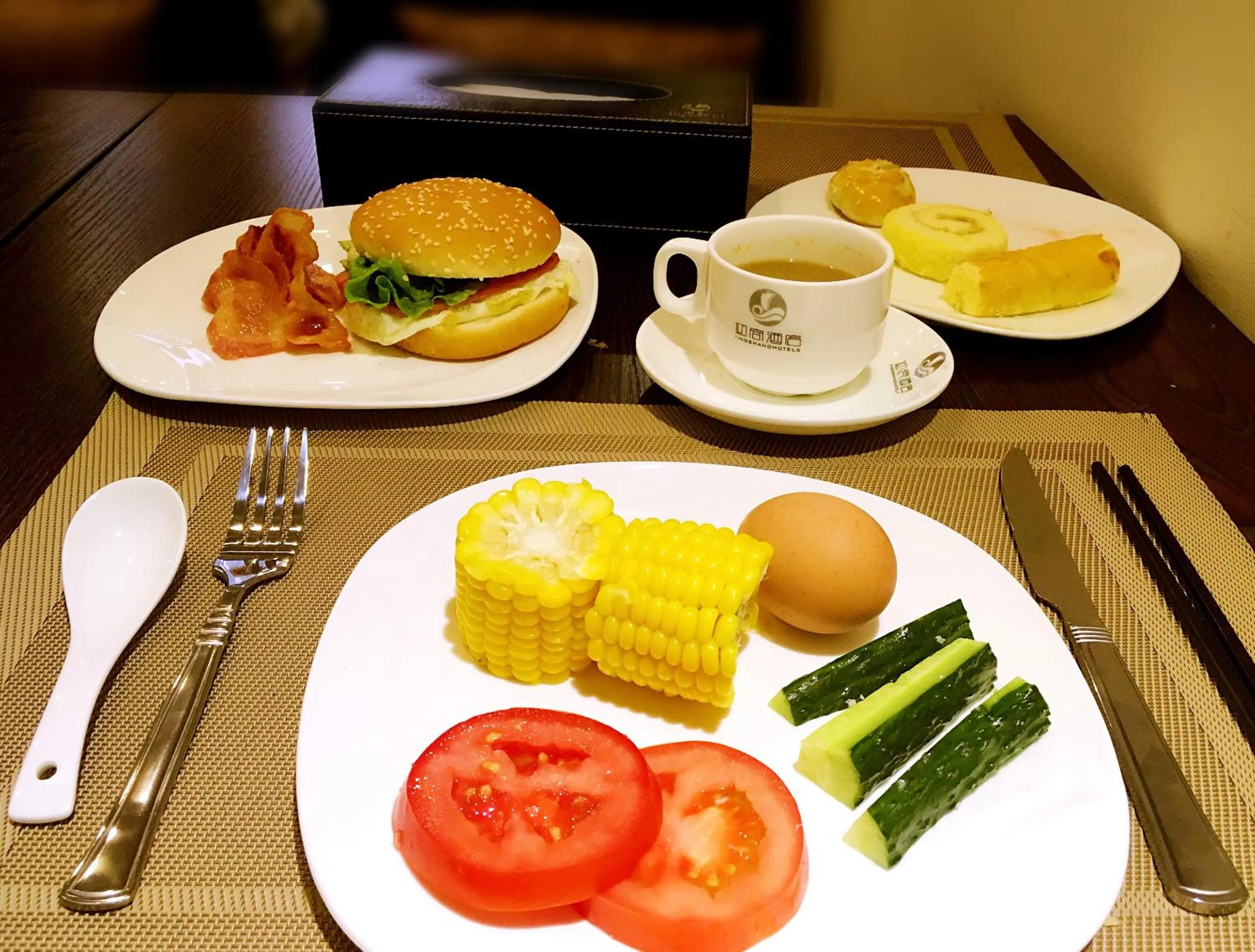 Food and drinks in Insail Hotels Huanshi Road Taojin Metro Station Guangzhou