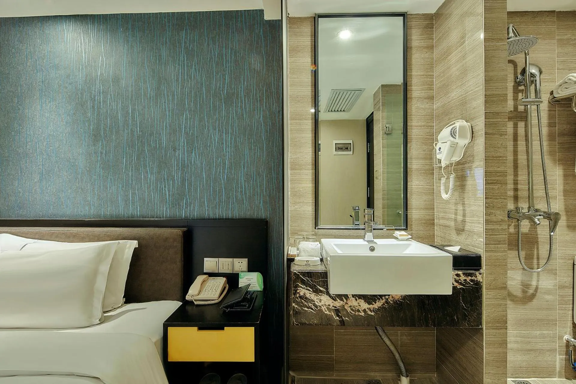 Bathroom in Insail Hotels Huanshi Road Taojin Metro Station Guangzhou