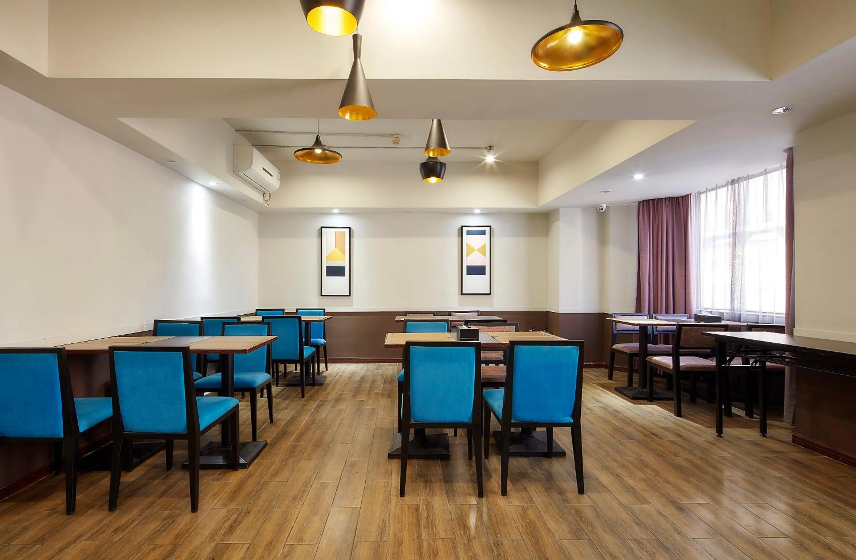 Restaurant/places to eat in Insail Hotels Huanshi Road Taojin Metro Station Guangzhou