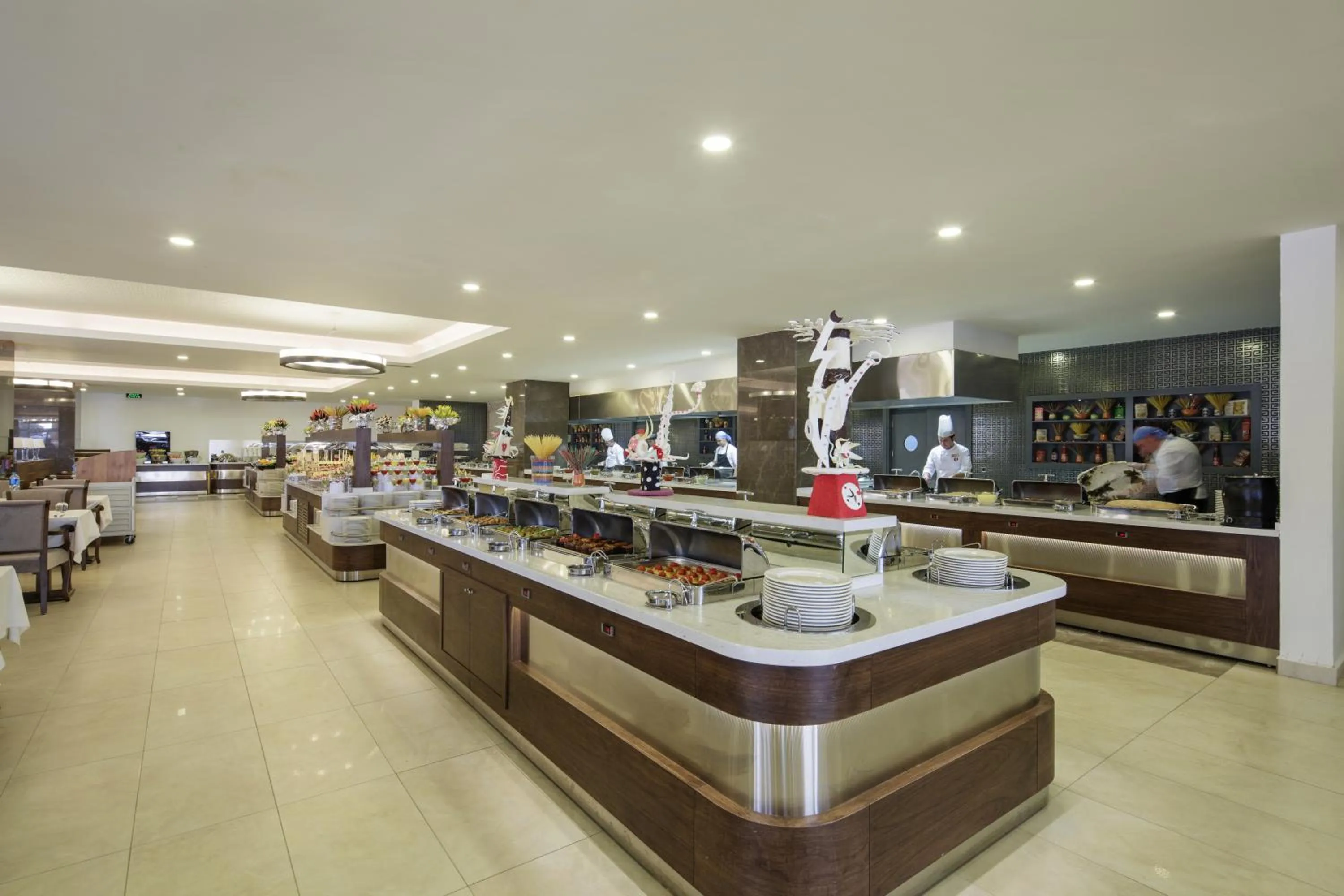 Restaurant/places to eat in Ramada Resort Kusadasi & Golf