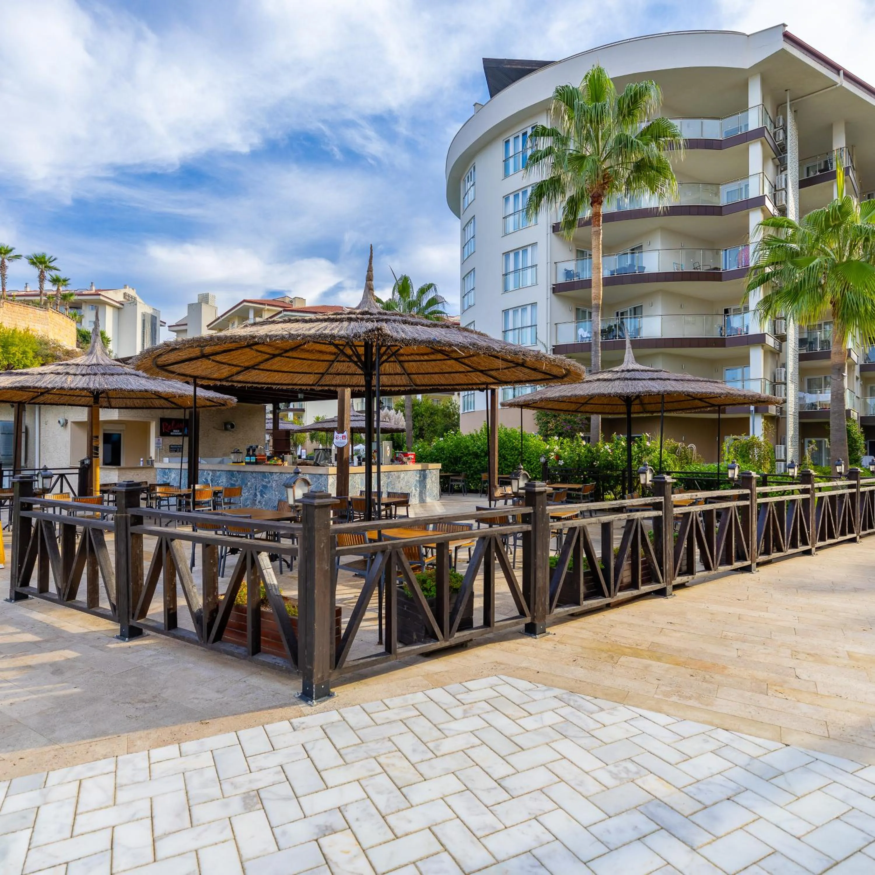 Restaurant/places to eat in Ramada Resort Kusadasi & Golf