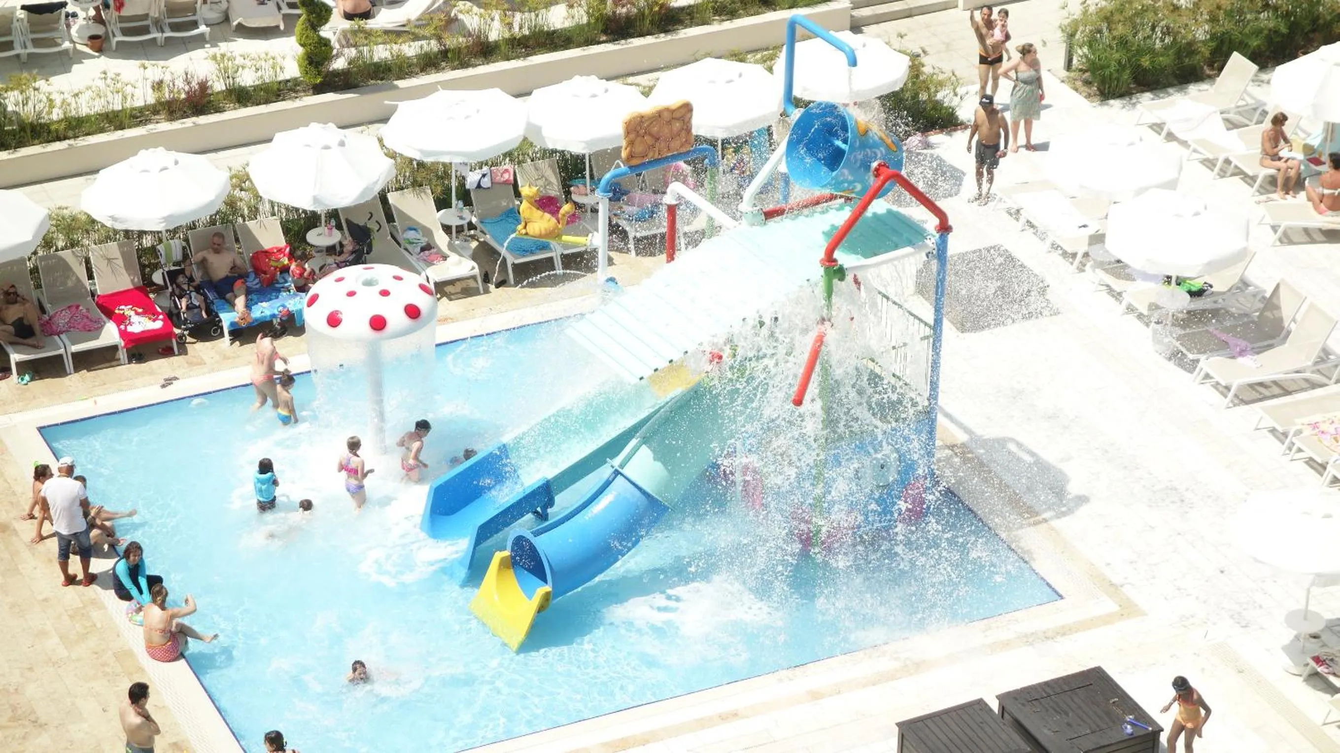 Swimming pool in Ramada Resort Kusadasi & Golf