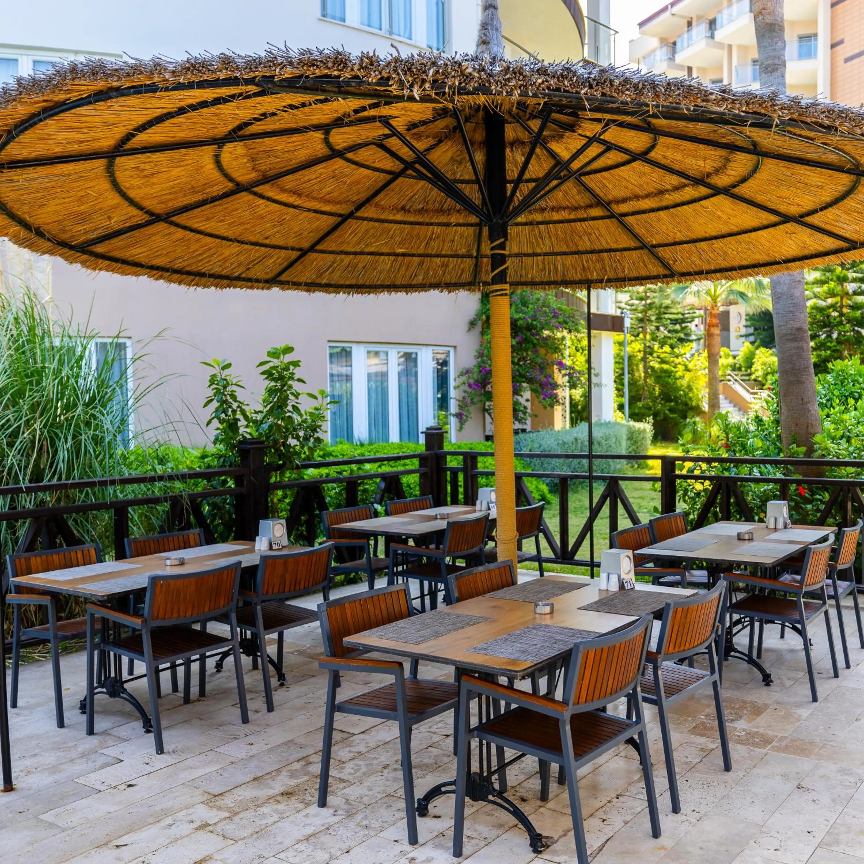 Restaurant/places to eat in Ramada Resort Kusadasi & Golf