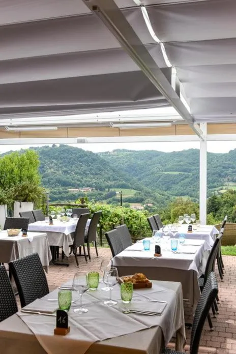 Restaurant/places to eat in CRICHELON