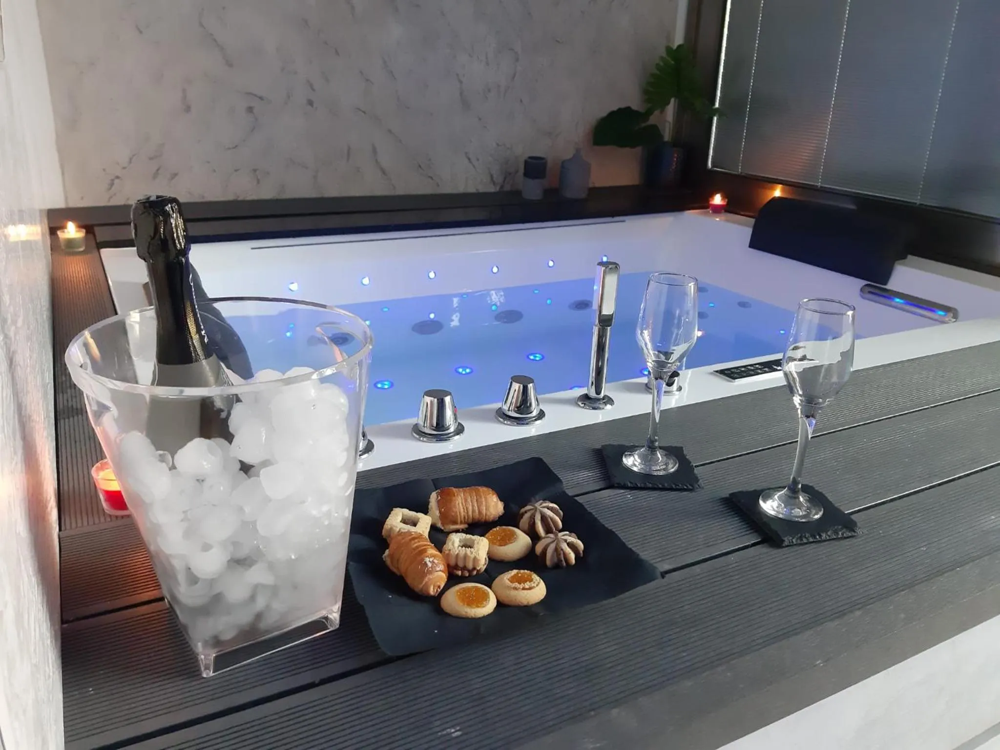 Hot Tub in Residence Villa Rosa dei Venti