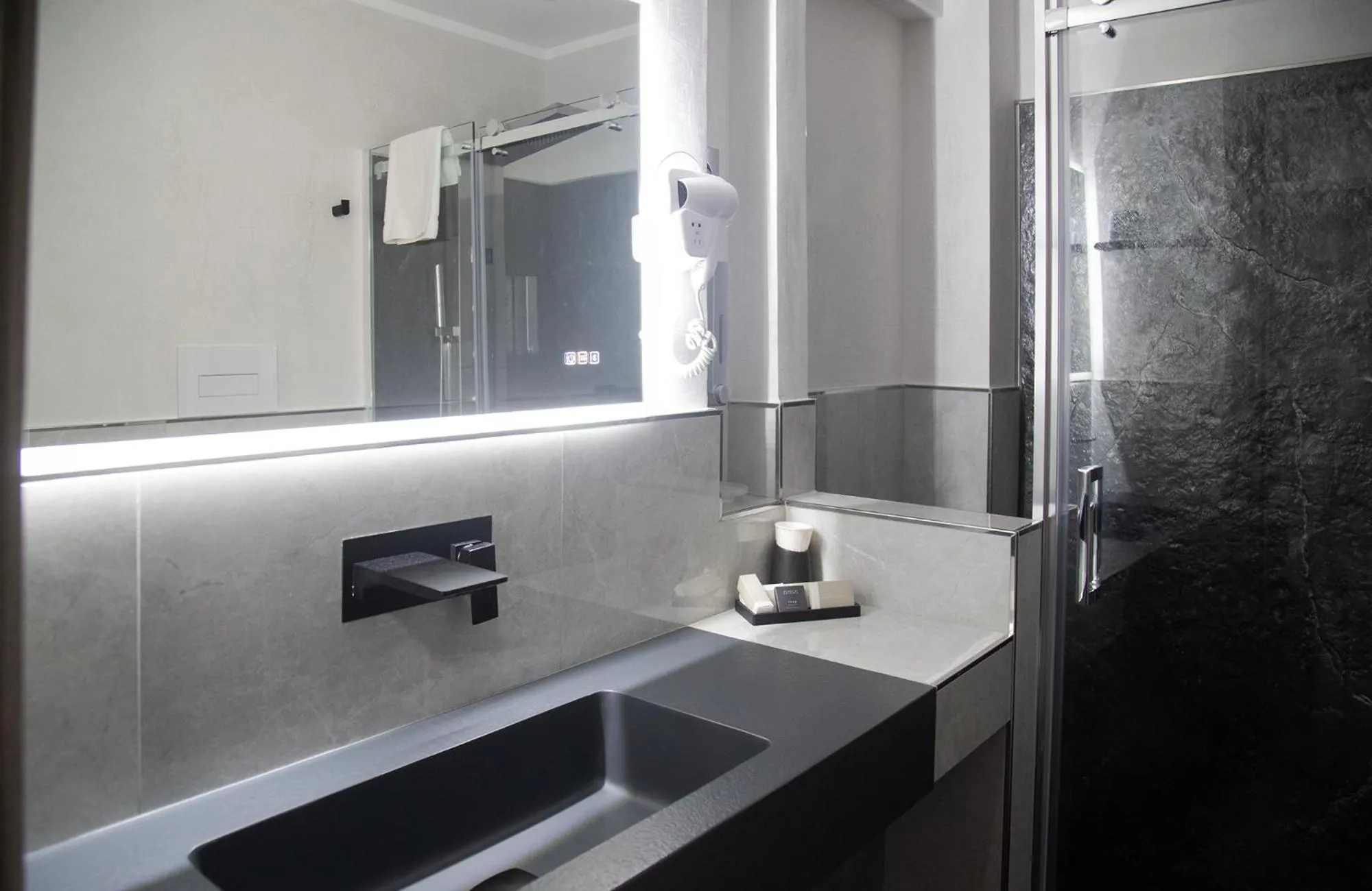 Shower in Residence Villa Rosa dei Venti