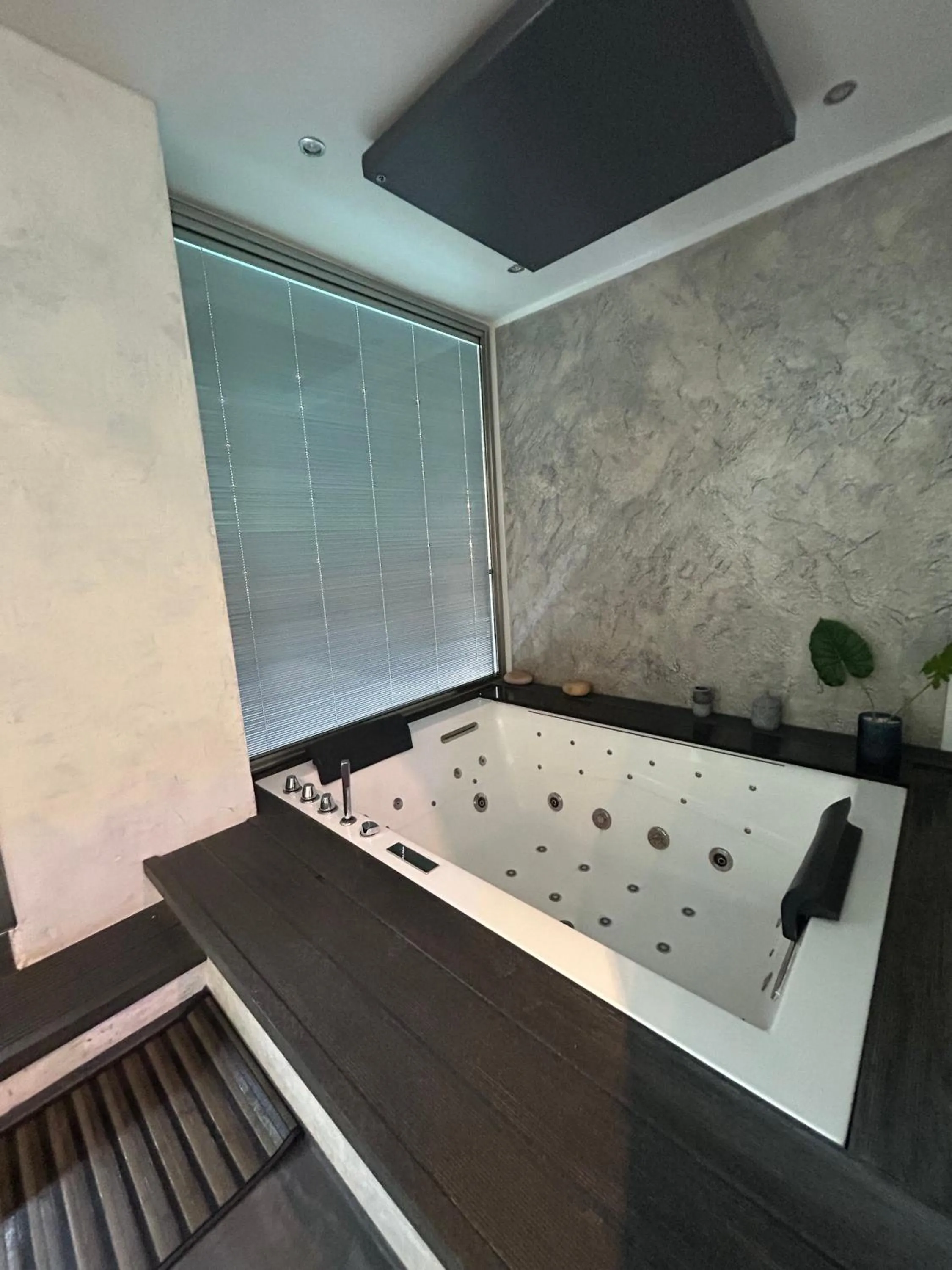 Hot Tub in Residence Villa Rosa dei Venti