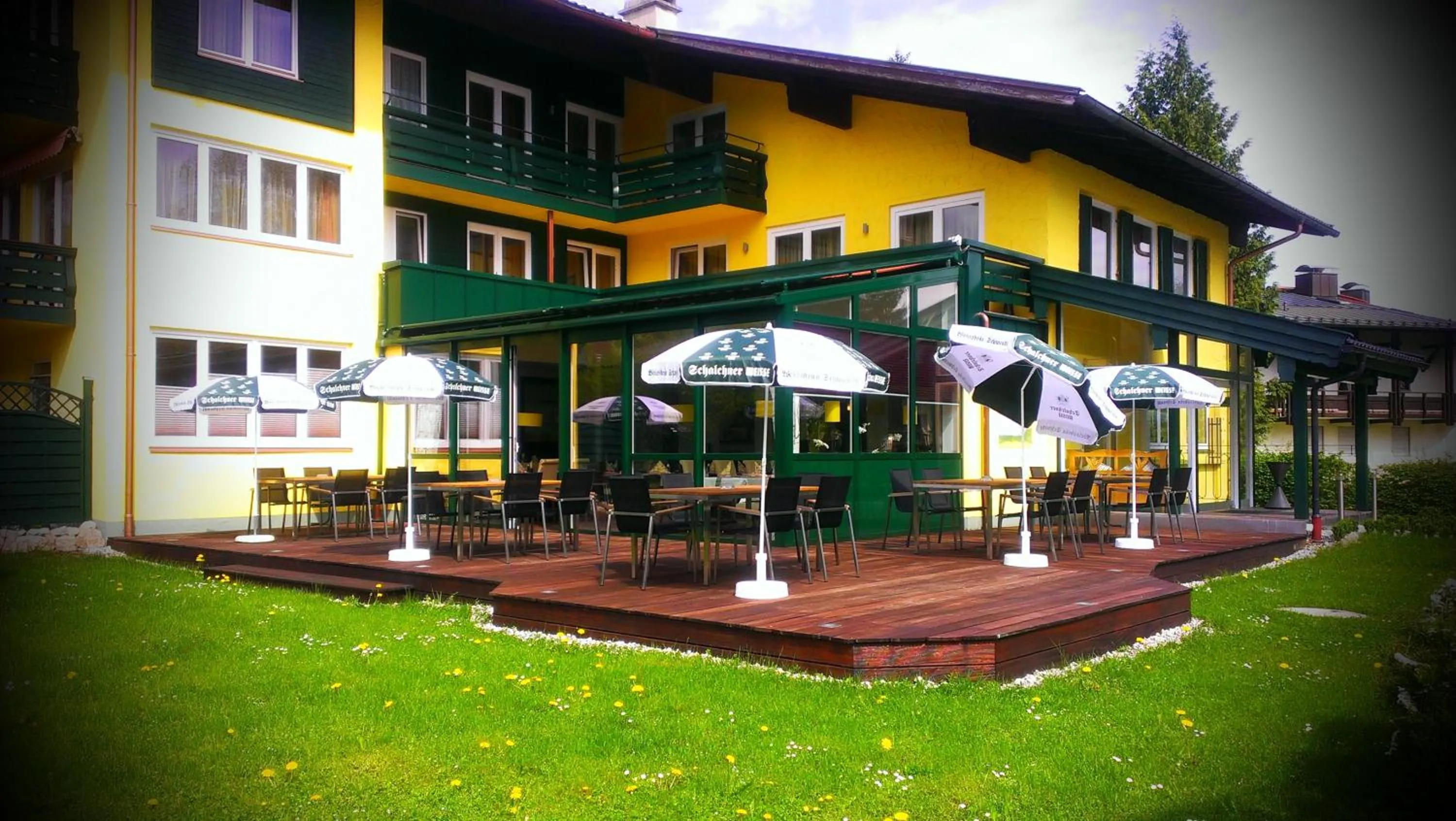 Restaurant/places to eat in Hotel-Restaurant Bellevue