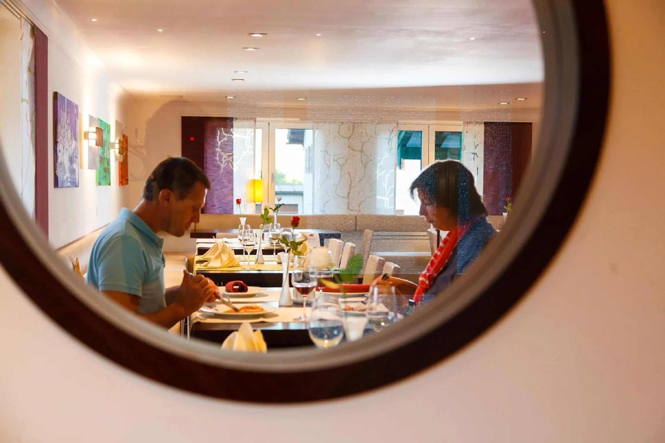 Restaurant/places to eat in Hotel-Restaurant Bellevue