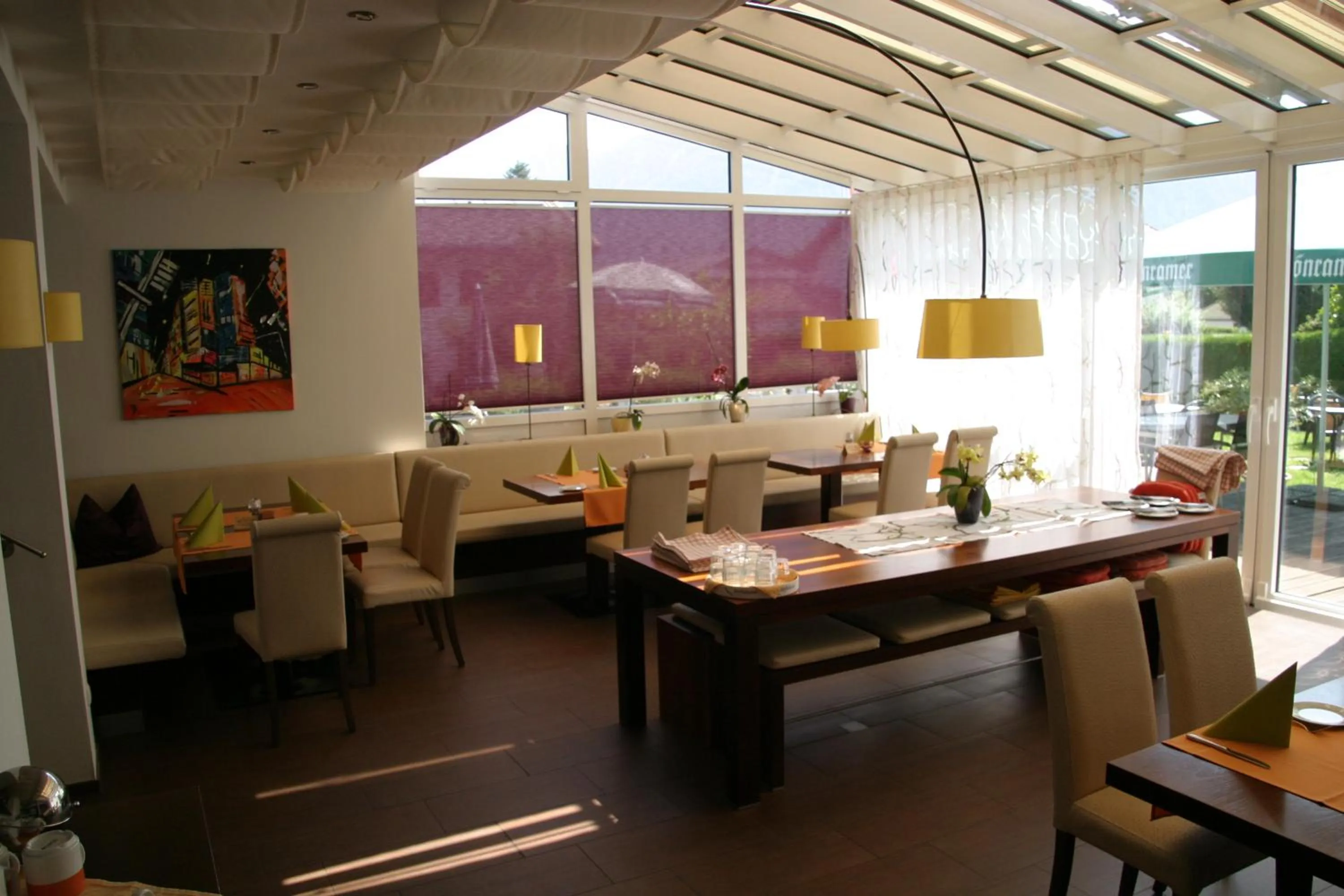 Restaurant/places to eat in Hotel-Restaurant Bellevue