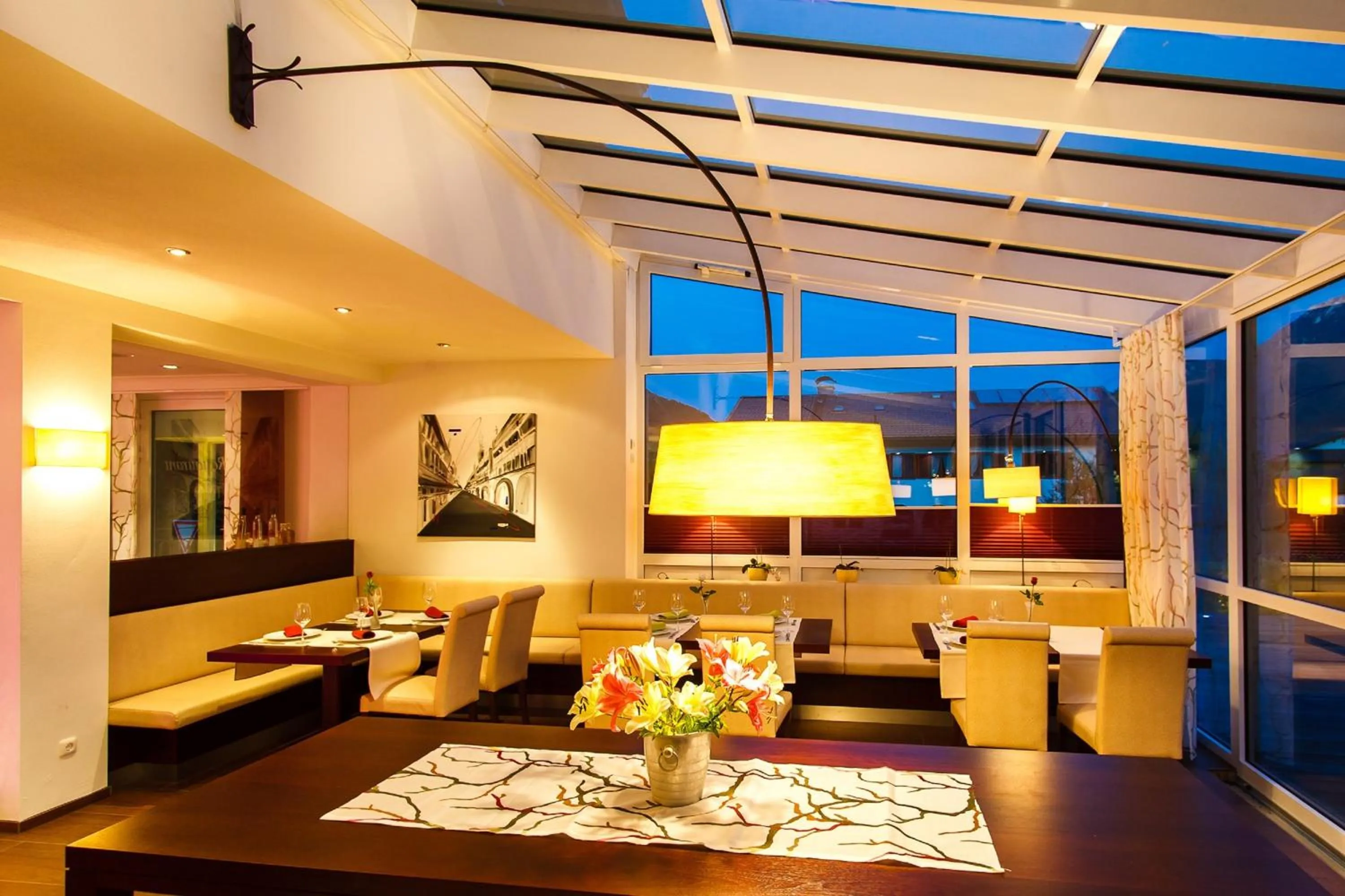 Restaurant/places to eat in Hotel-Restaurant Bellevue