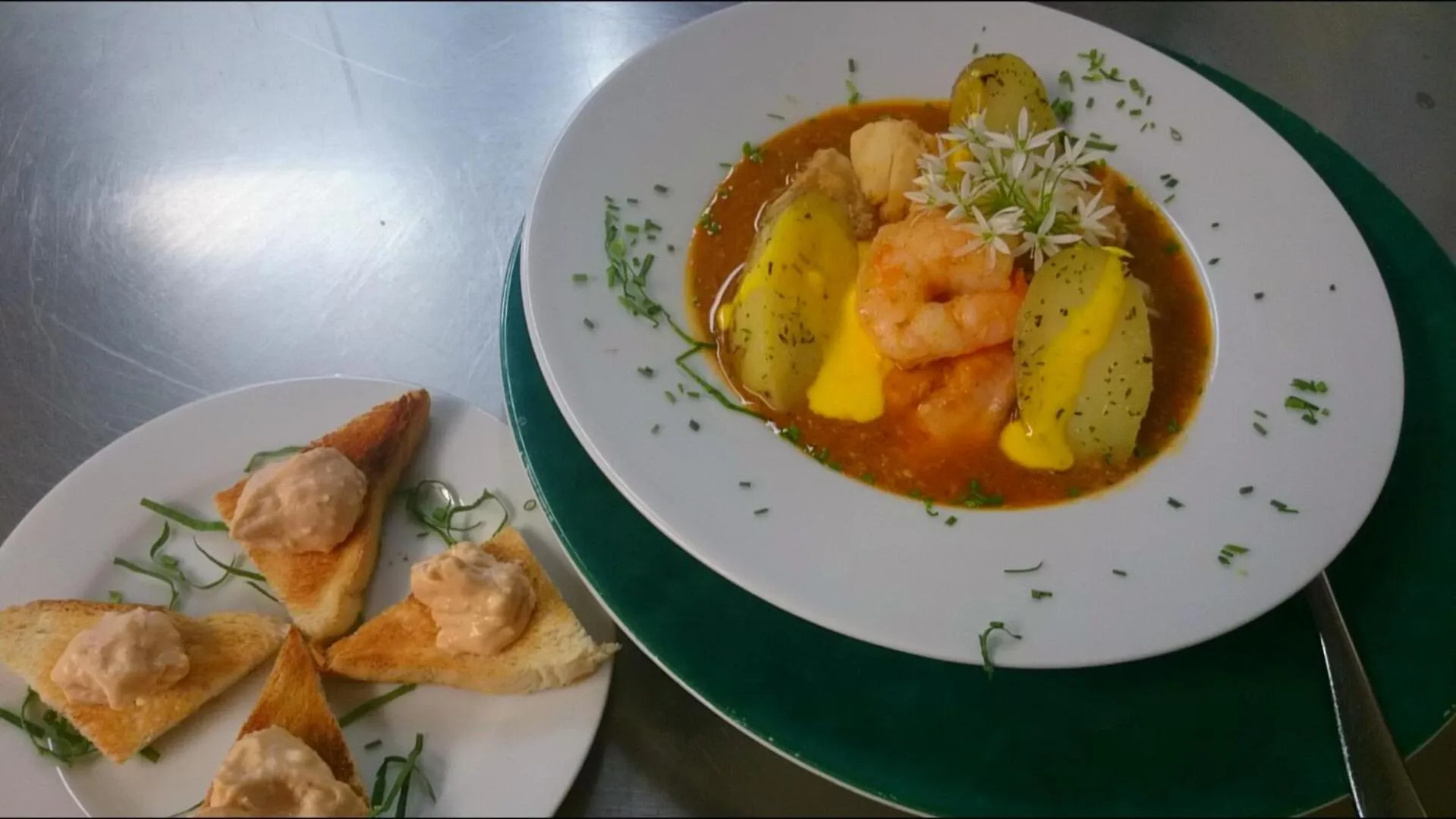 Restaurant/places to eat in Hotel-Restaurant Bellevue