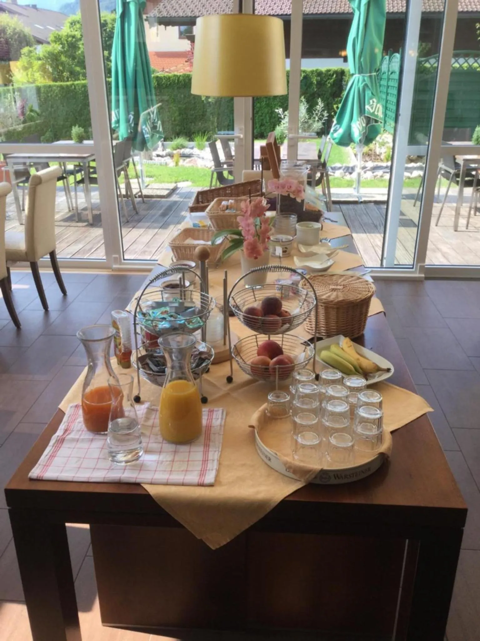 Restaurant/places to eat in Hotel-Restaurant Bellevue