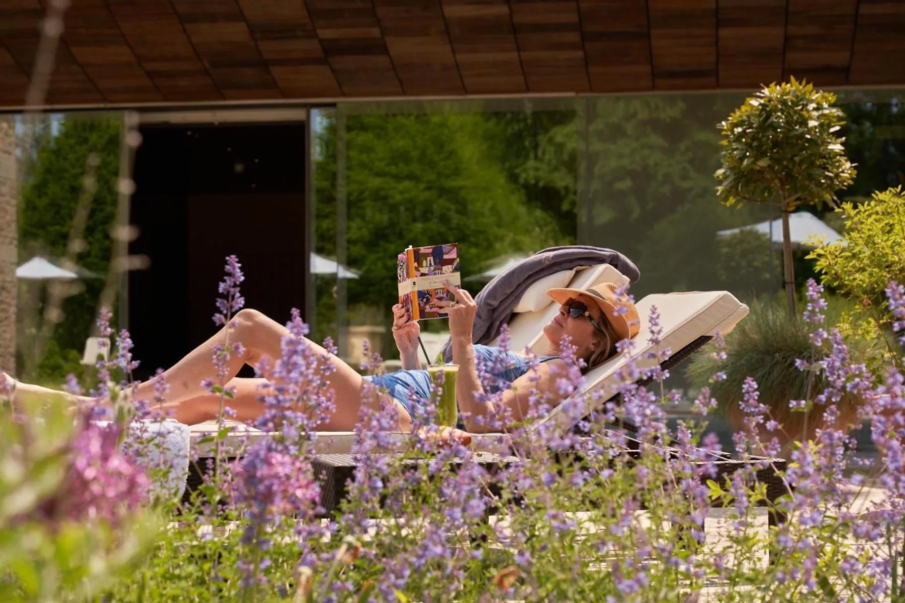 Garden in Lucknam Park, Emblems Collection