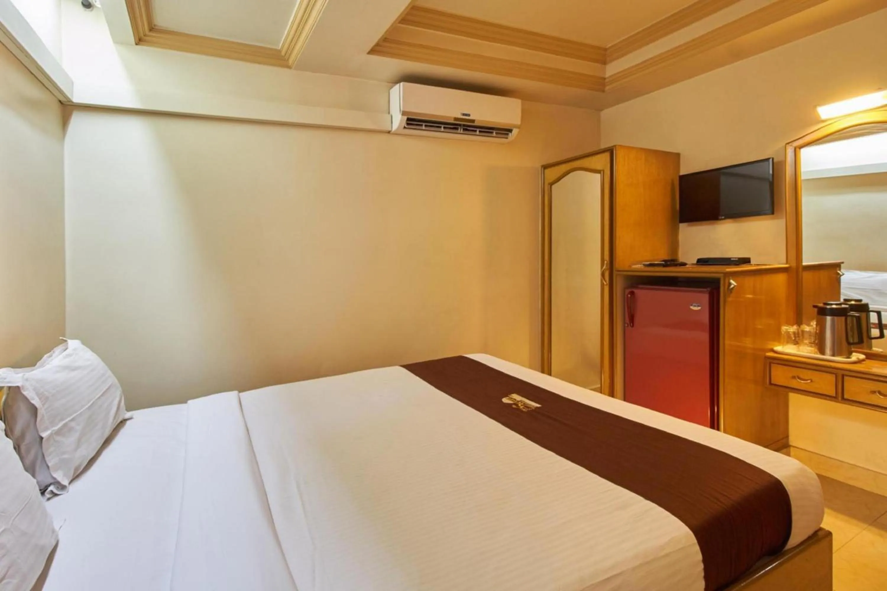 Bedroom, Bed in Hotel Swan Inn