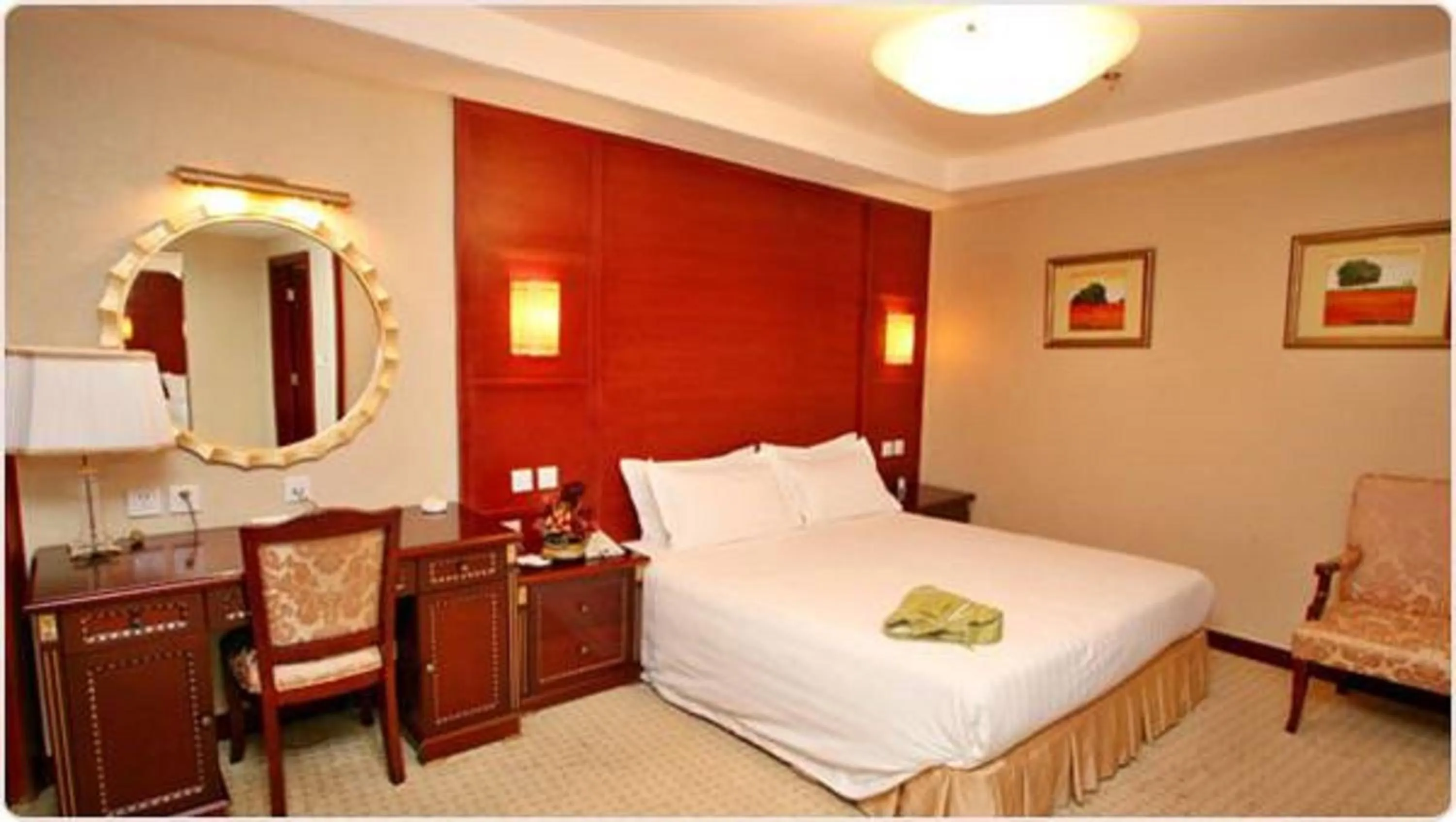 Bedroom, Bed in Hotel Swan Inn