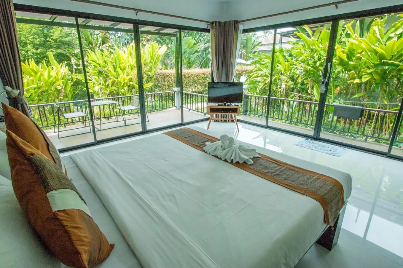 Garden, Bed in Himaphan Boutique Resort - SHA EXTRA PLUS