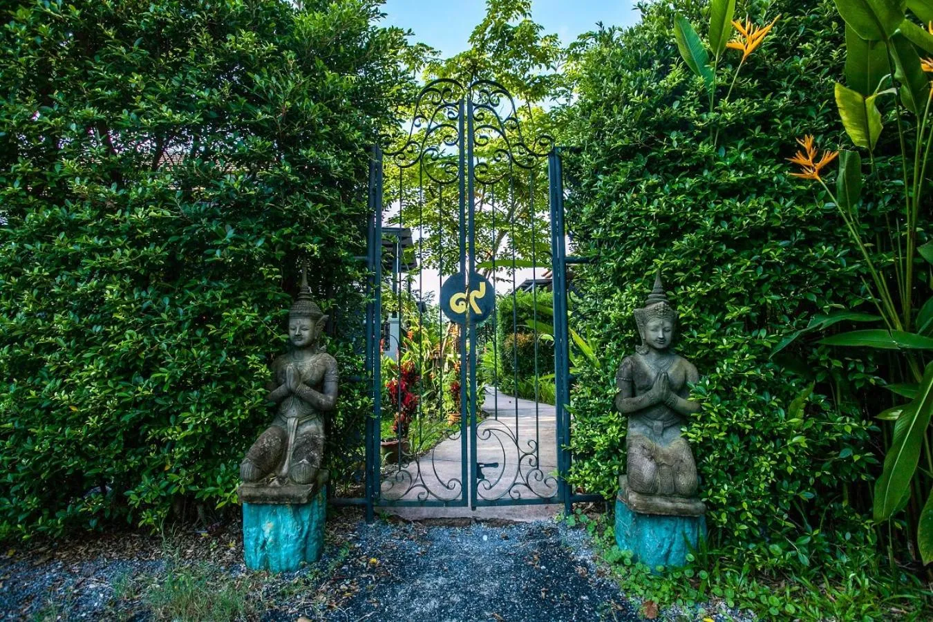 Facade/entrance in Himaphan Boutique Resort - SHA EXTRA PLUS