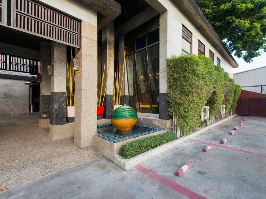 Pak Ping Ing Tang Boutique Hotel