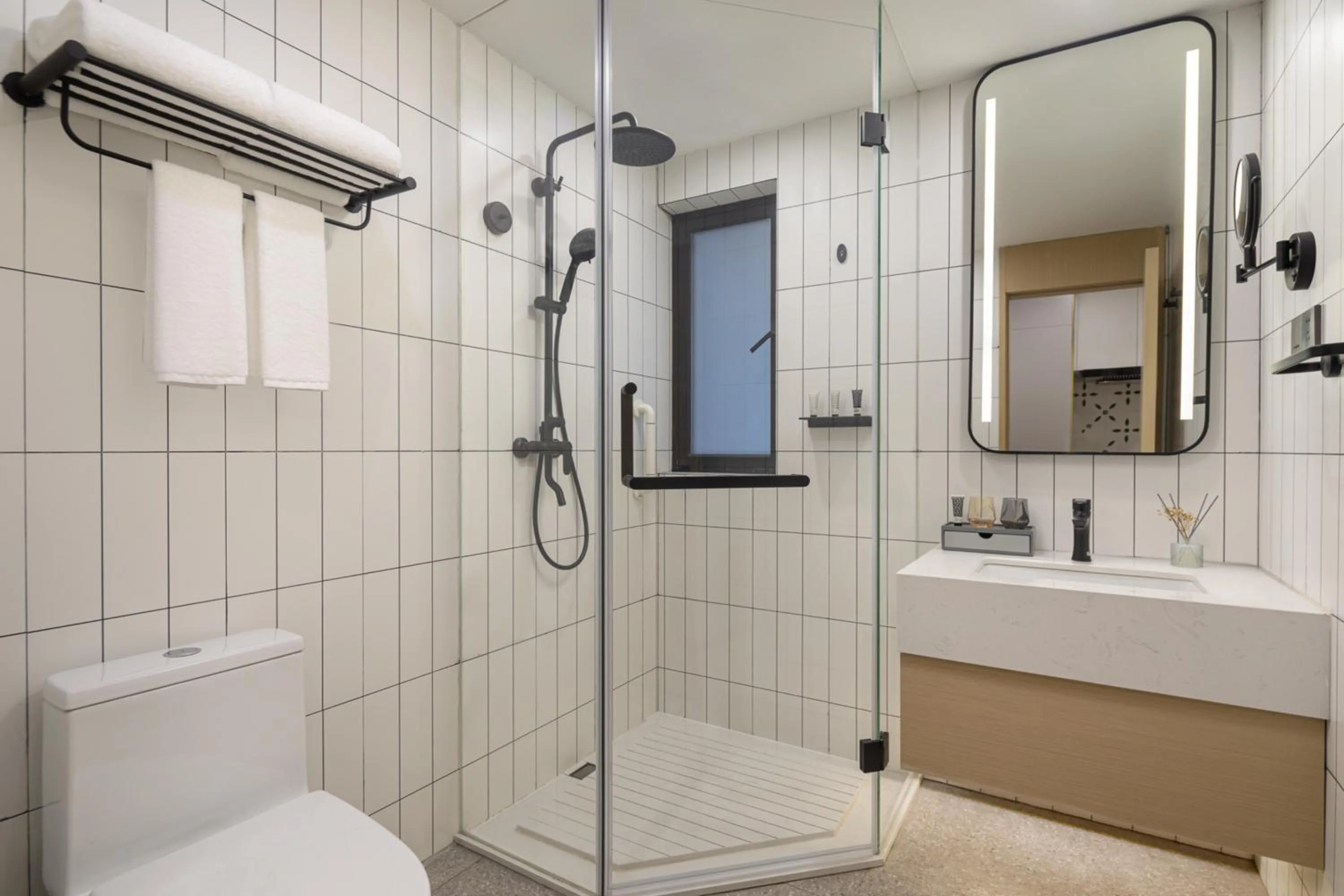 Shower in Adoor Suites Shenzhen