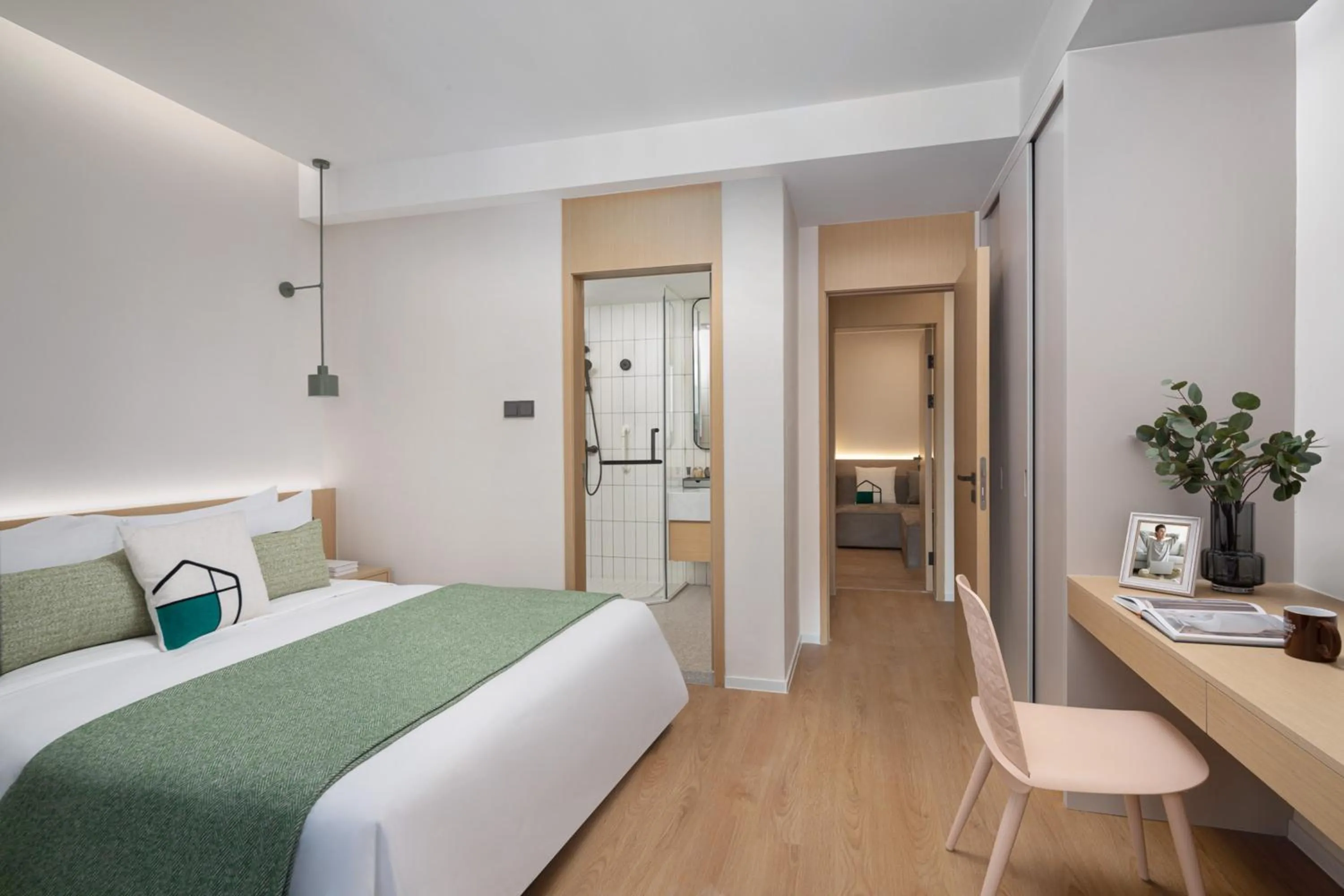 Photo of the whole room, Bed in Adoor Suites Shenzhen