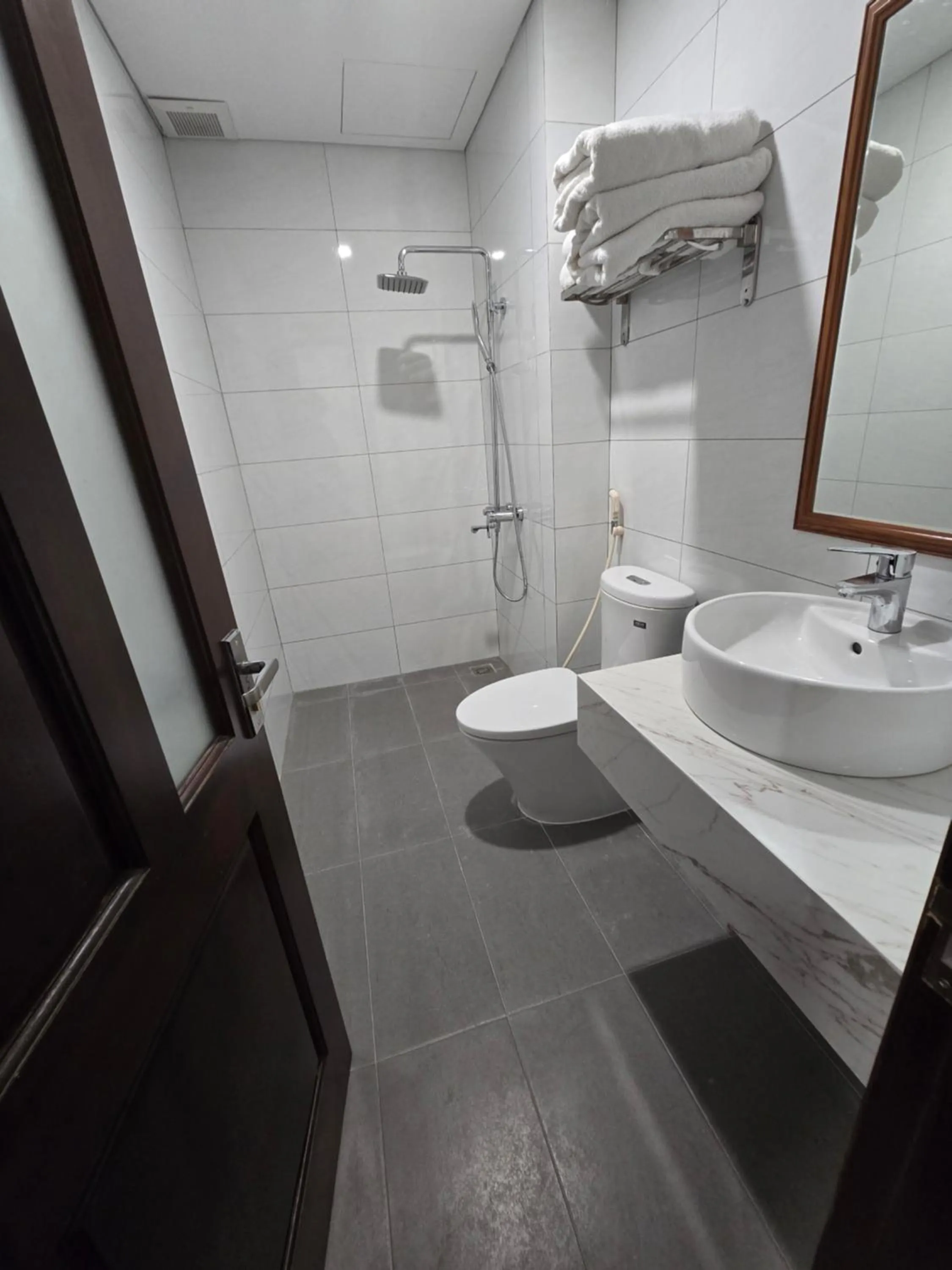 Shower in Sea Near Me Hotel Danang