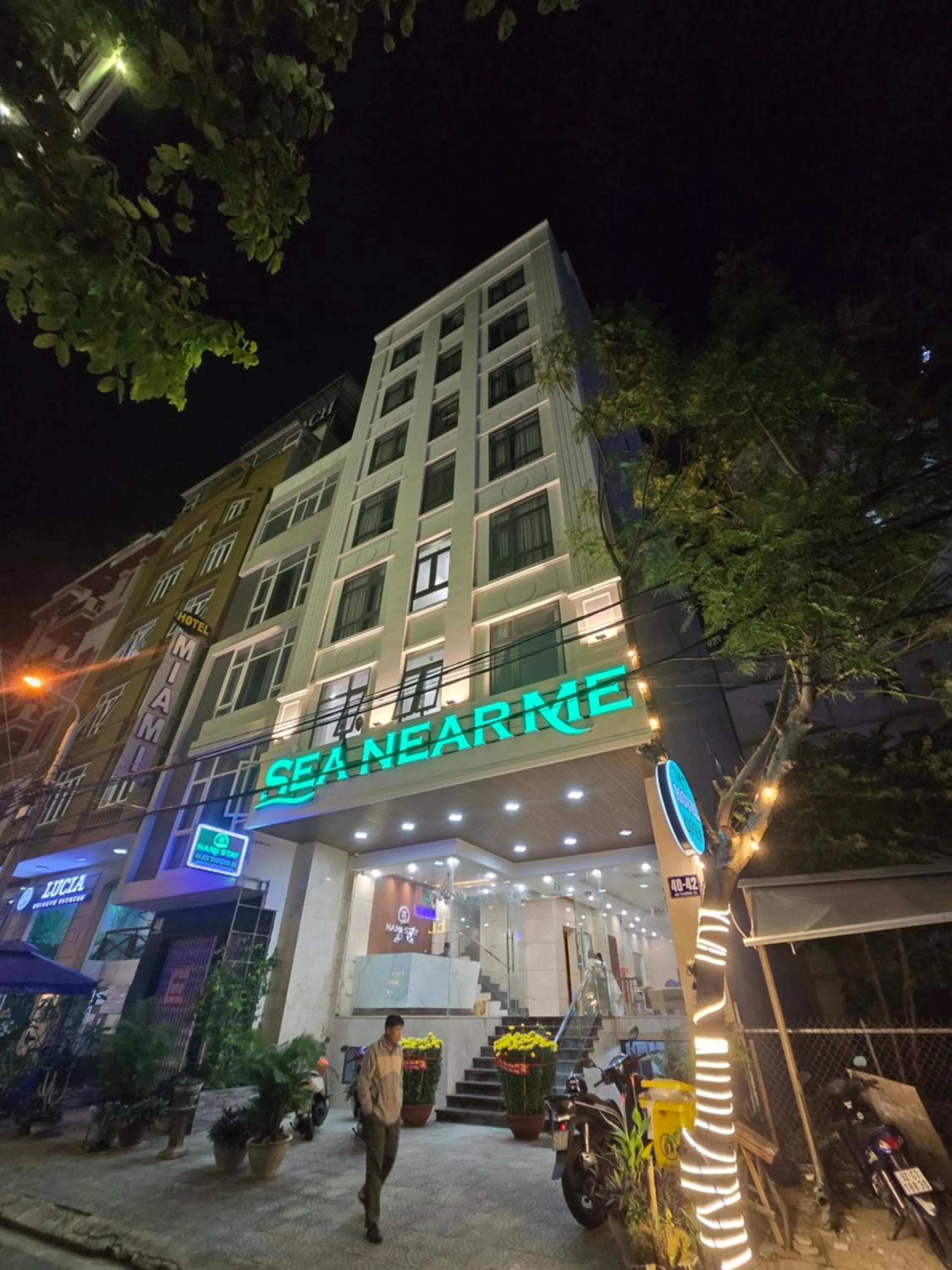 Property building in Sea Near Me Hotel Danang