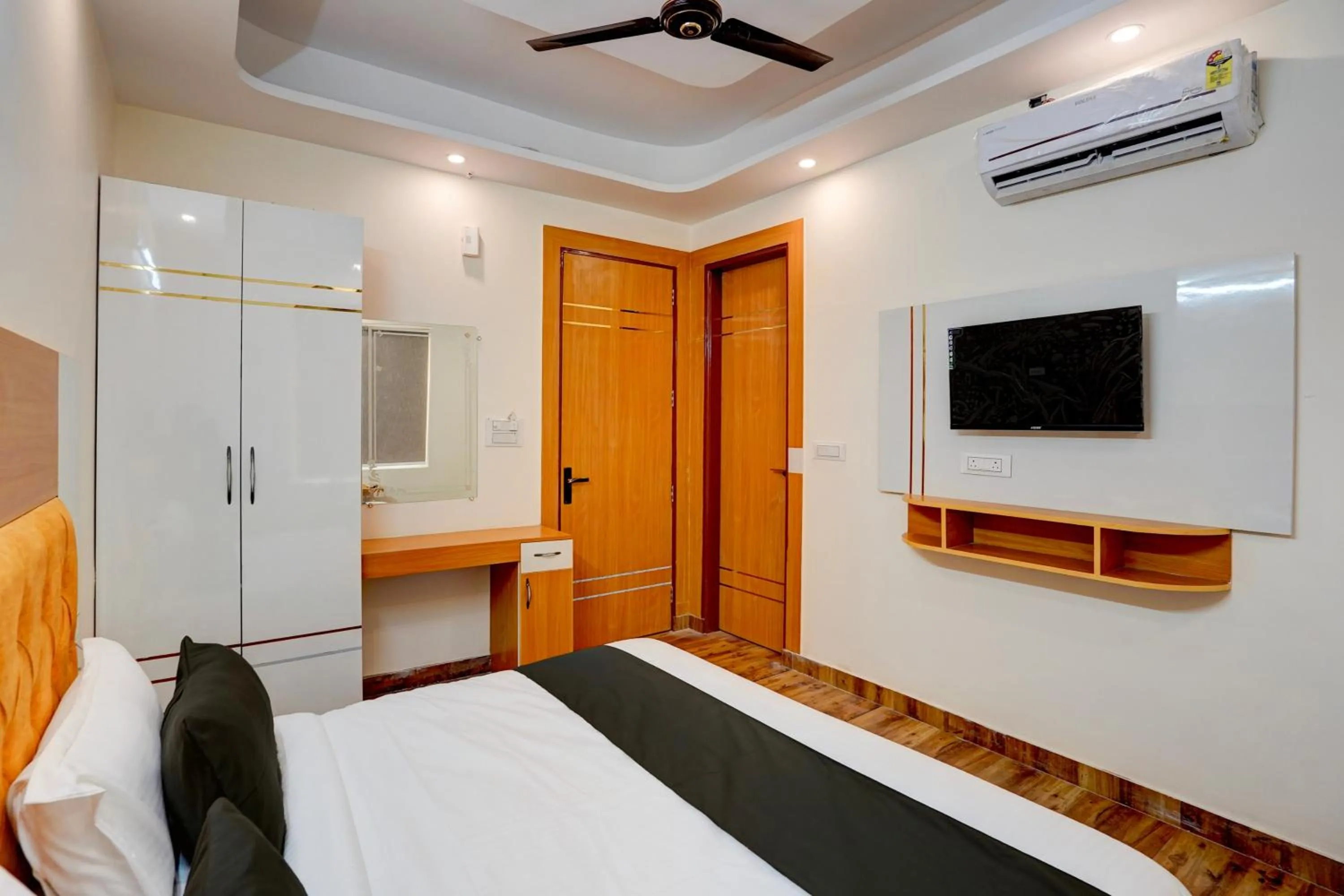 Bedroom, Bed in Hotel O Red Diamond Hotel