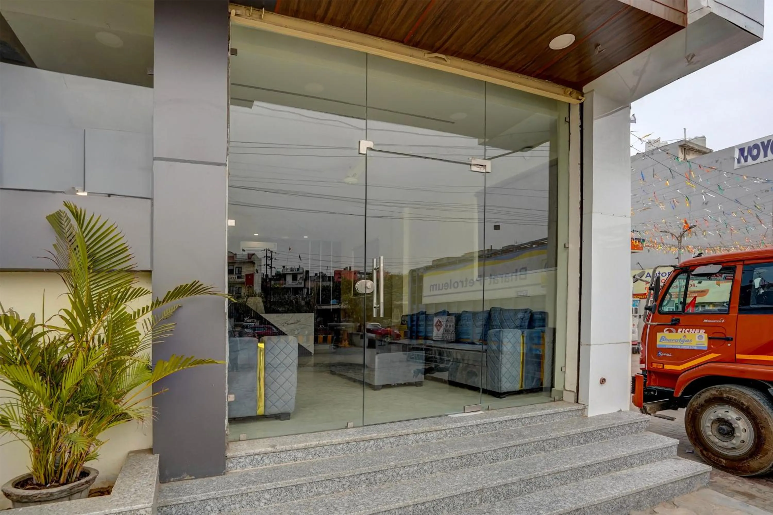 Facade/entrance in Hotel O Red Diamond Hotel