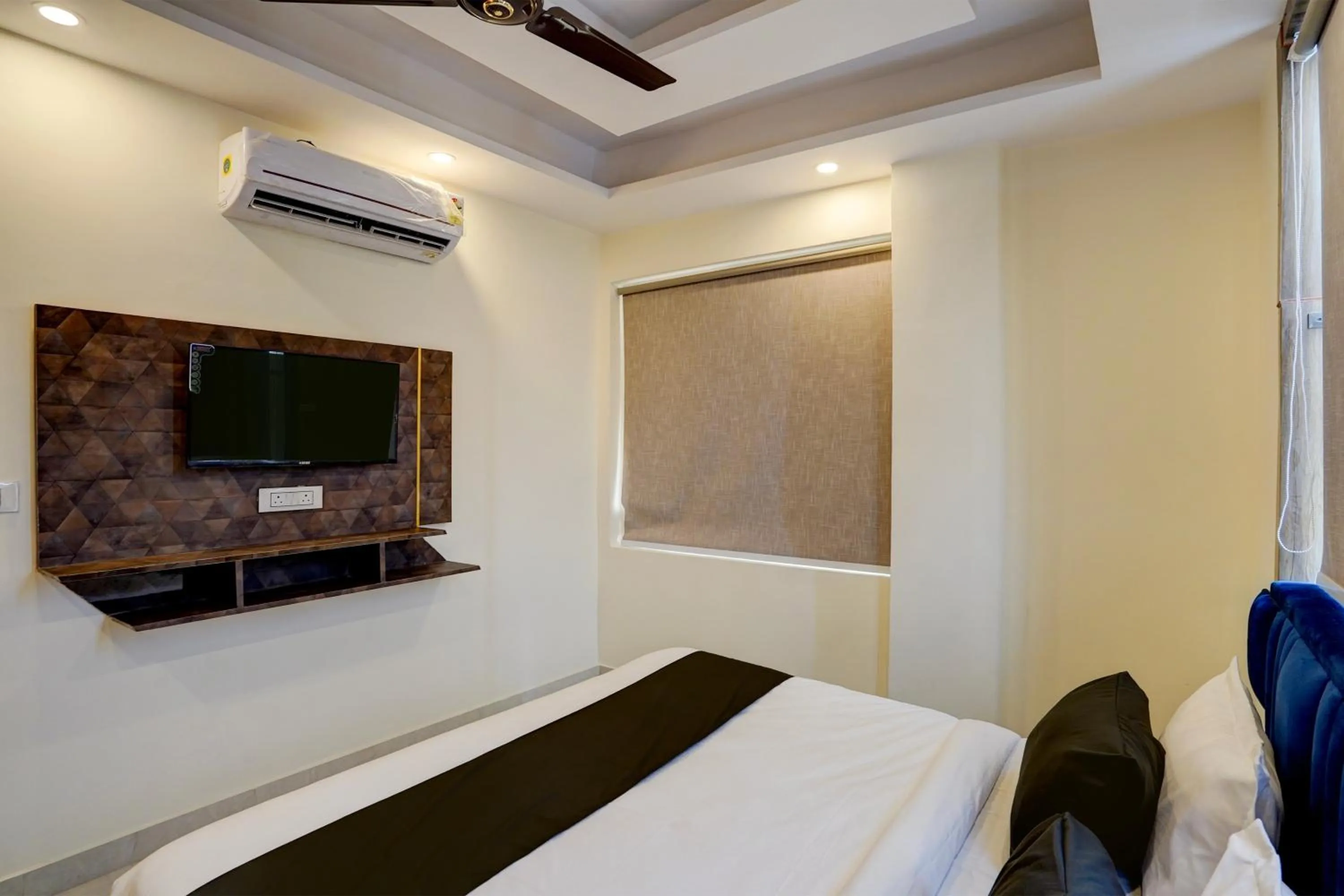 Bedroom, Bed in Hotel O Red Diamond Hotel