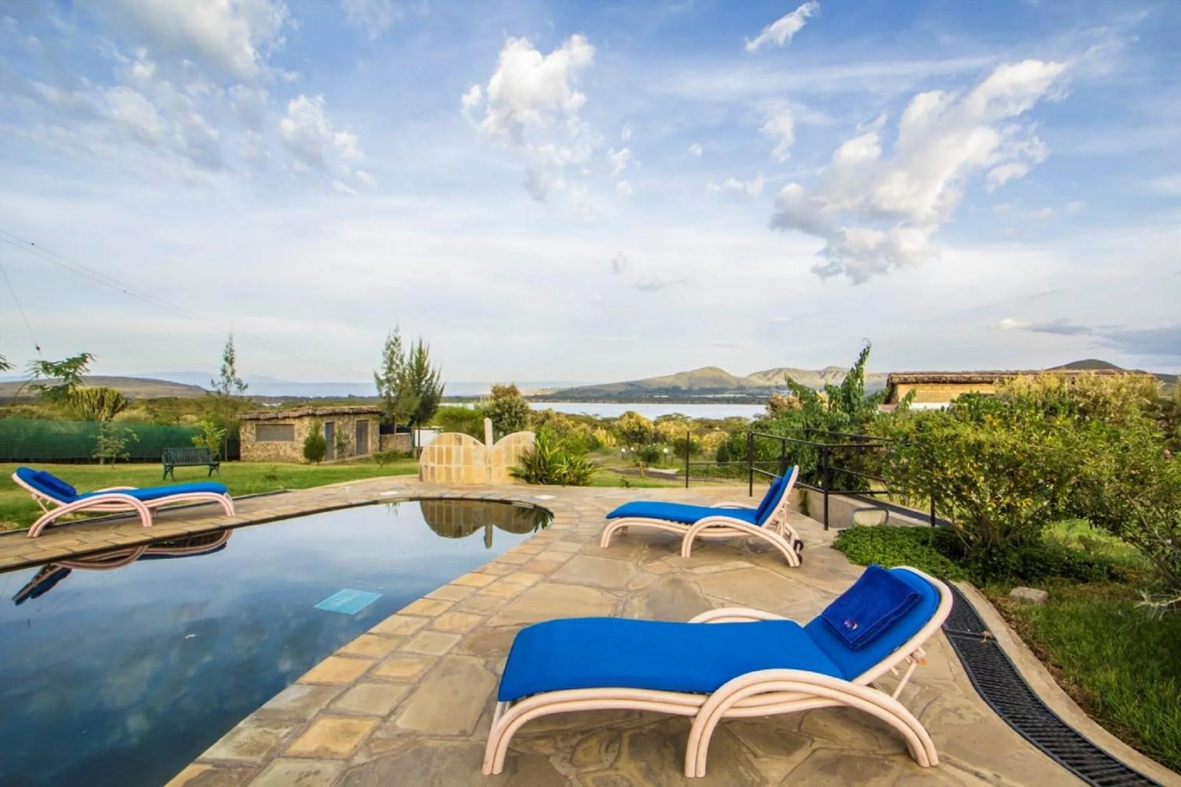 Swimming pool in Naivasha Kongoni Lodge - Lakefront Getaway