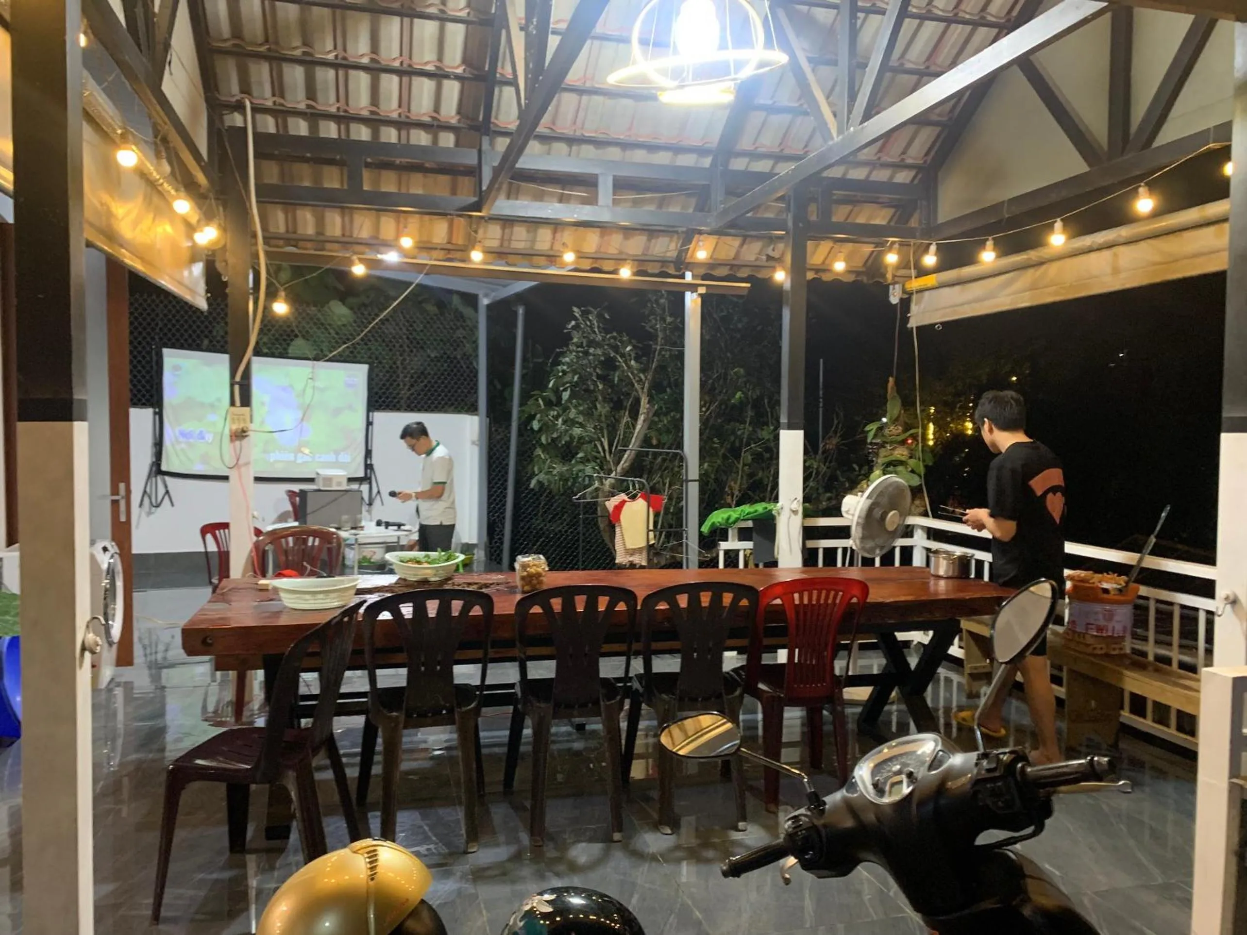 Neighbourhood in Pin's House