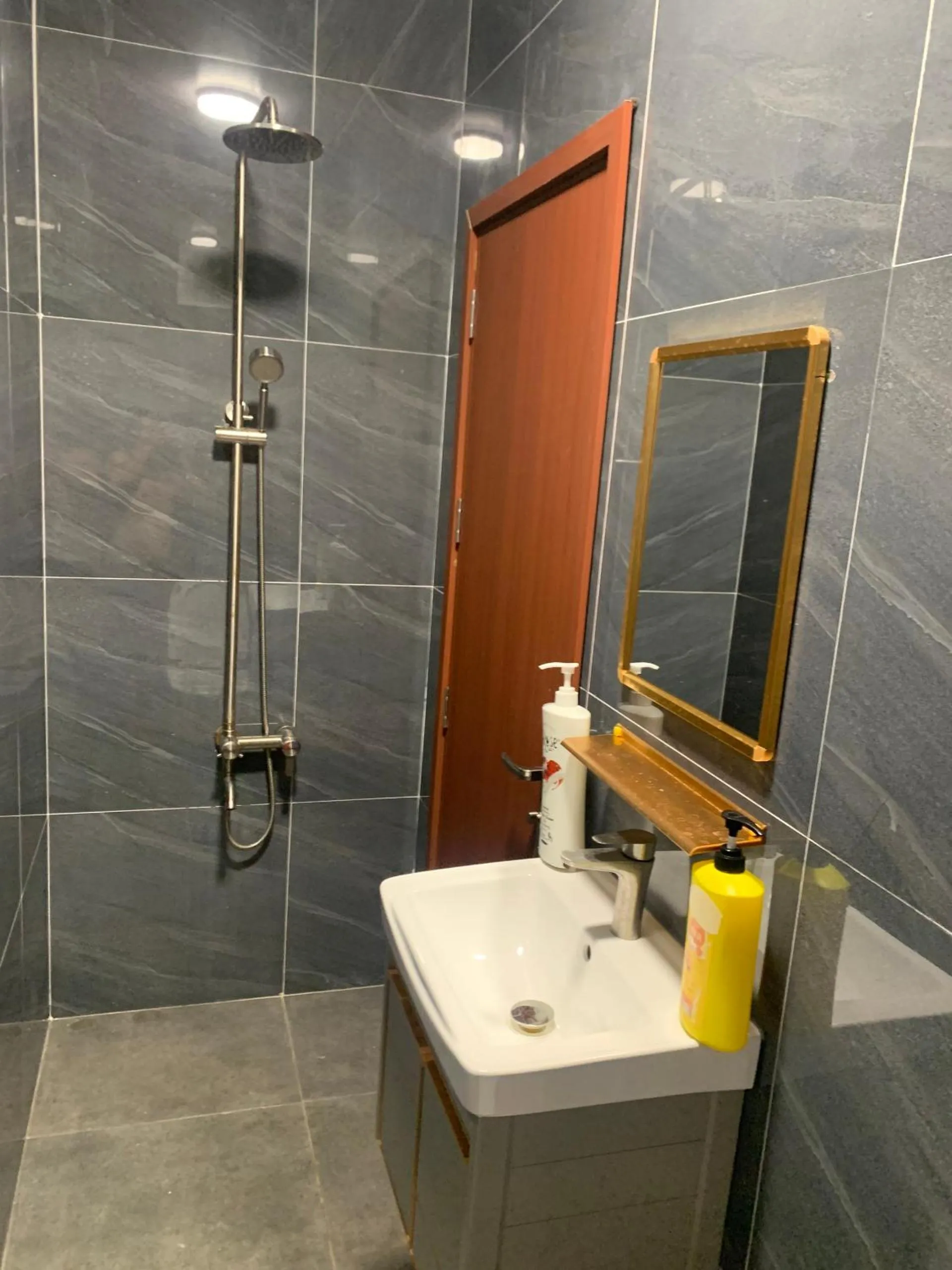 Shower in Pin's House