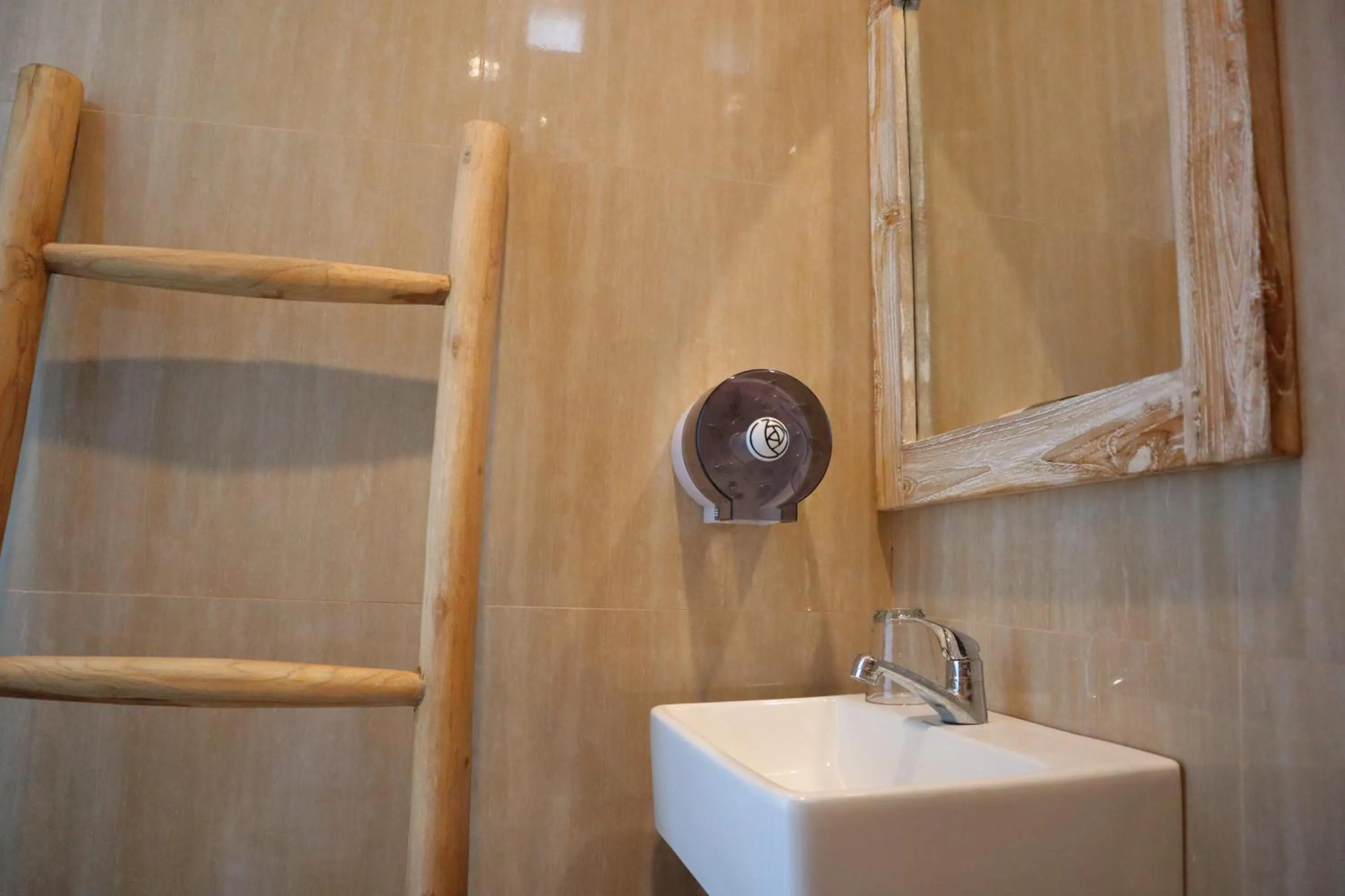 Shower in Puspa Villa