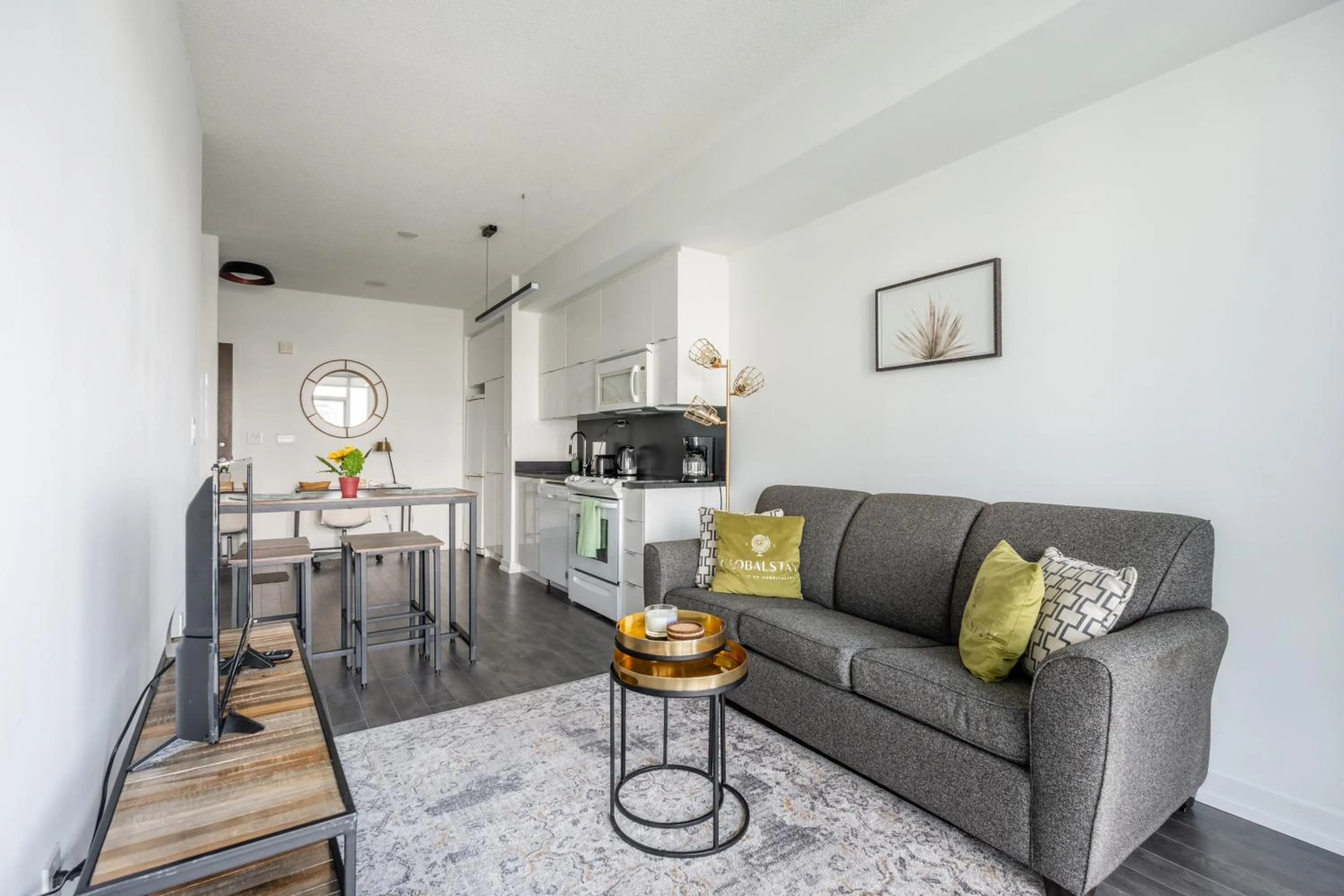 Living room in GLOBALSTAY Elegant Downtown Apartments