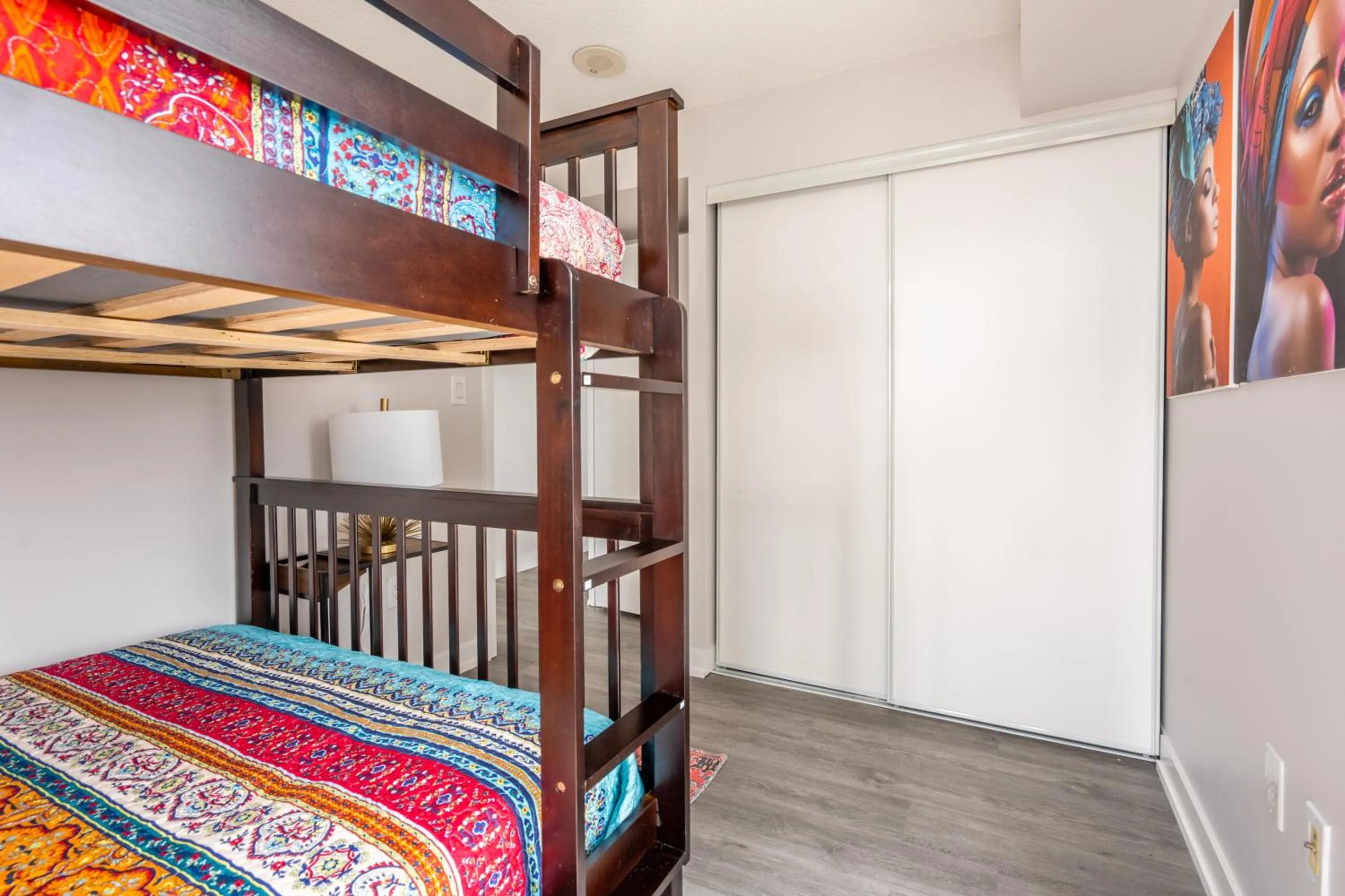 Bedroom, Bed in GLOBALSTAY Elegant Downtown Apartments