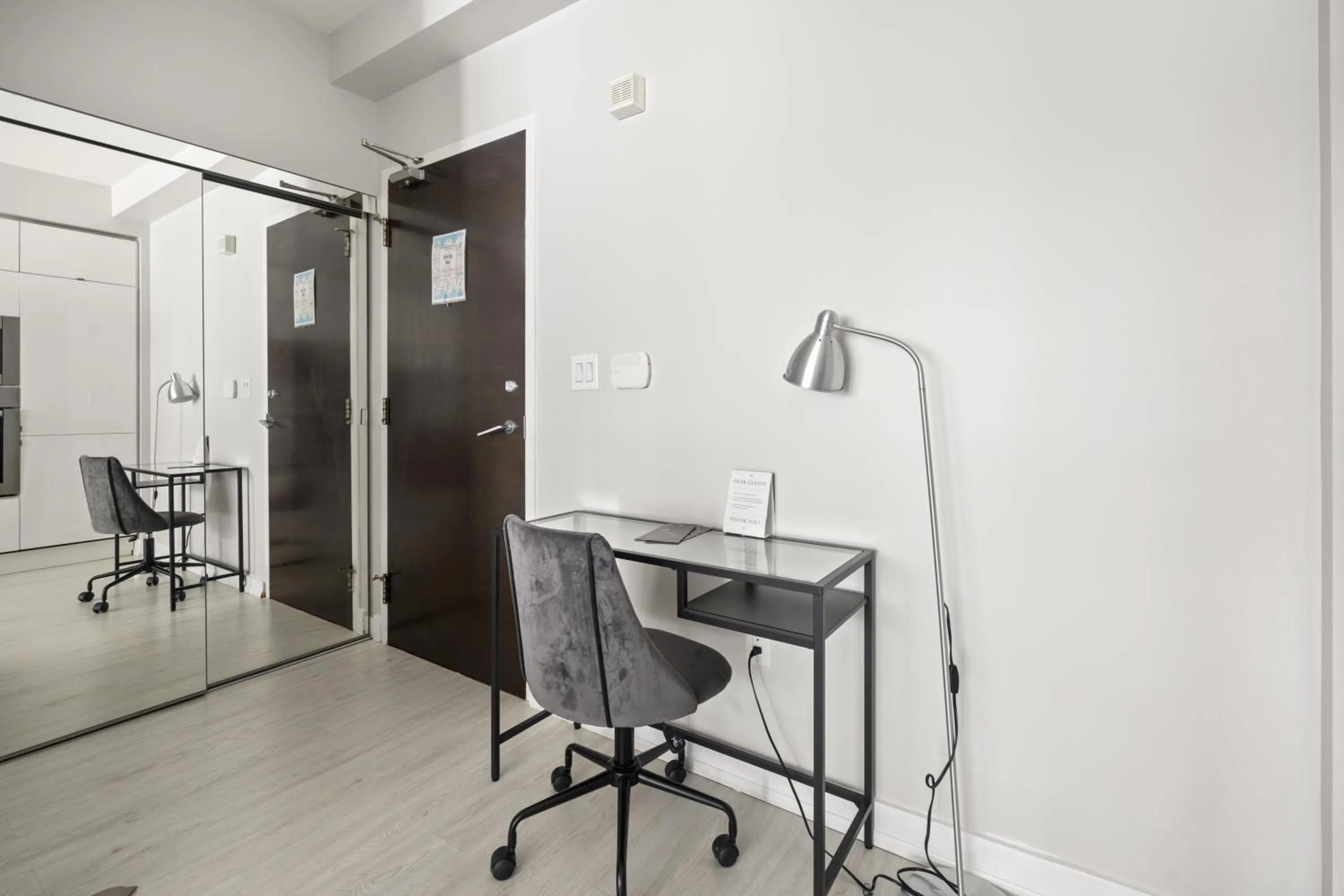 Seating area in GLOBALSTAY Elegant Downtown Apartments