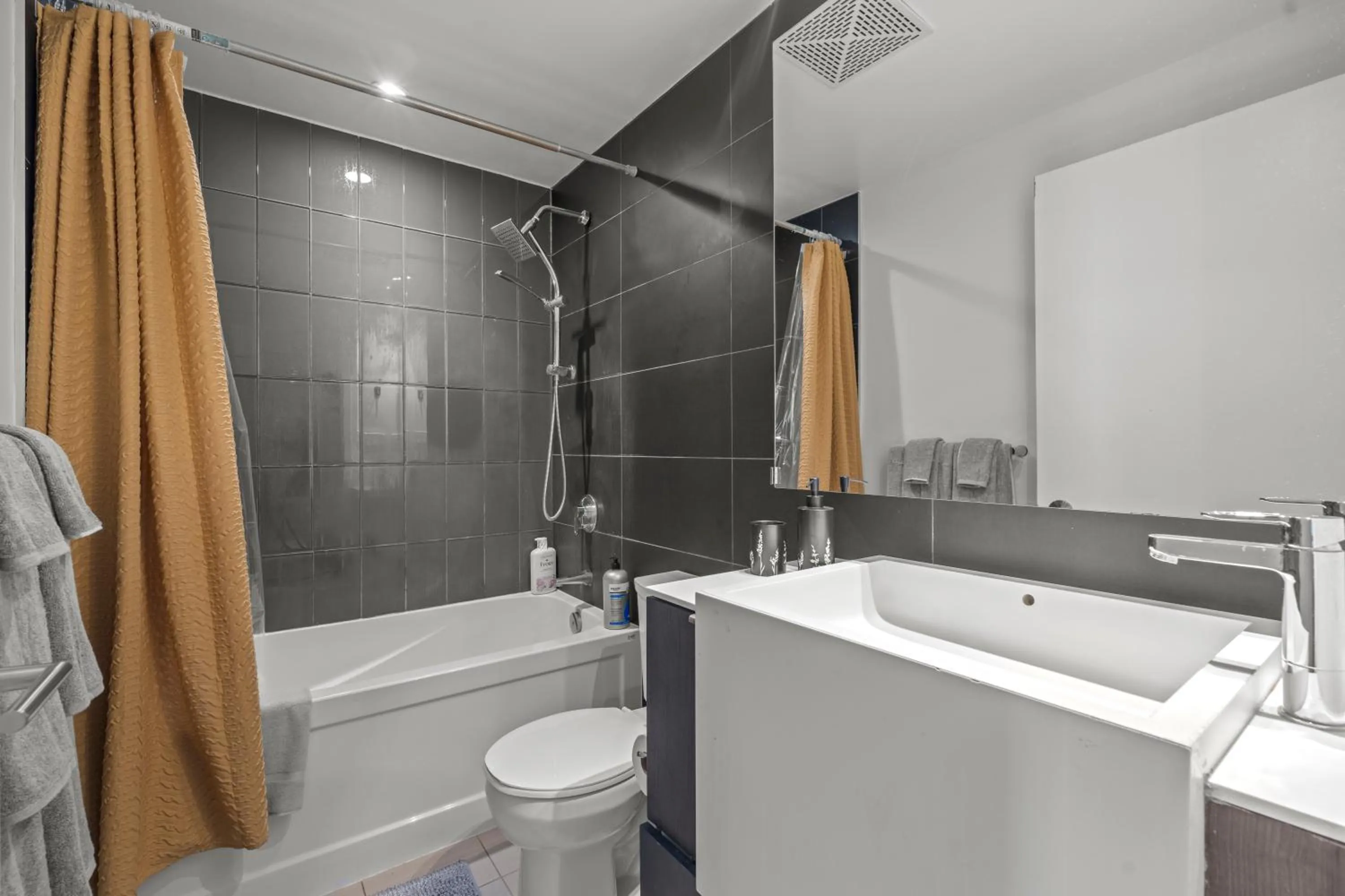 Bathroom in GLOBALSTAY Elegant Downtown Apartments