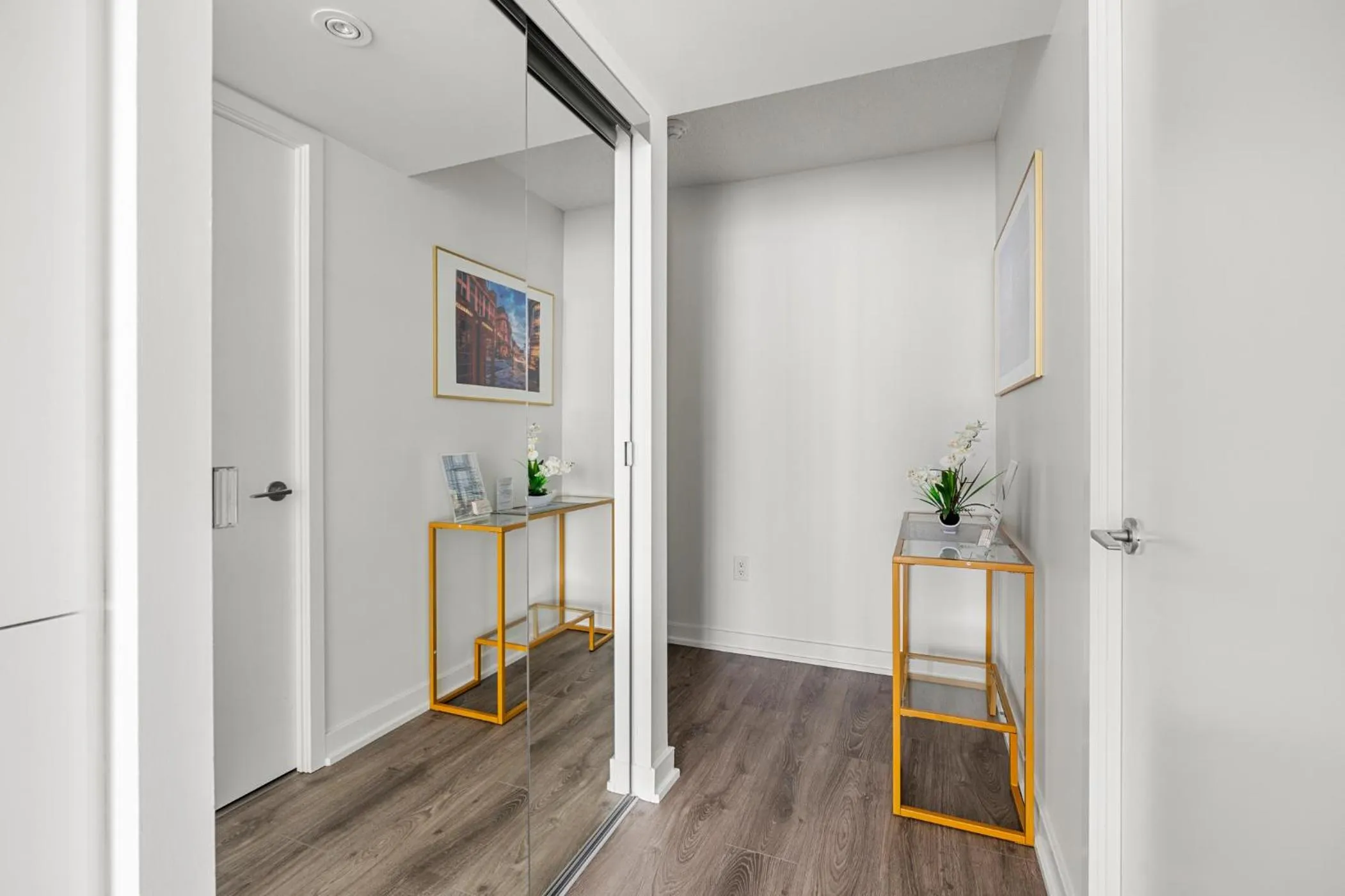 wardrobe in GLOBALSTAY Elegant Downtown Apartments